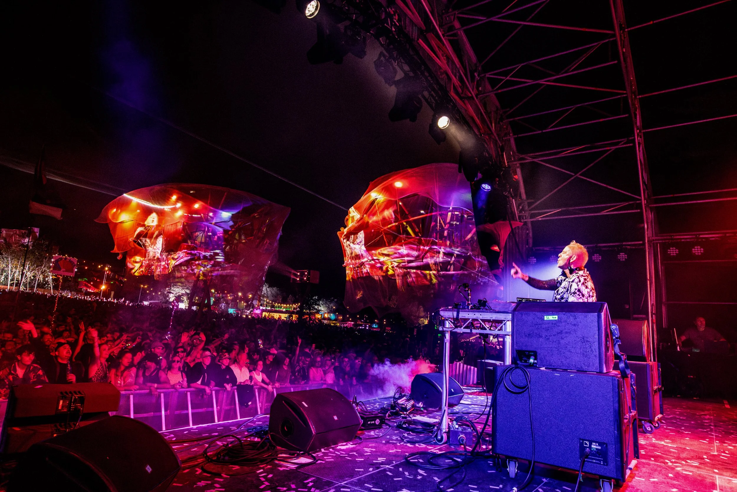 SHANGRI-LA 2025.GLASTO.SARAHGINN.228.jpg