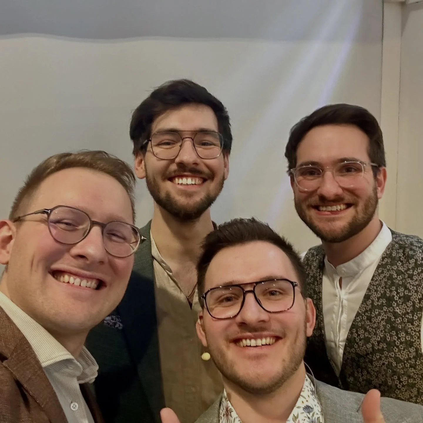 Wir sind unterwegs!
Gestern Mega-Stimmung in Kornwestheim, heute geht&rsquo;s weiter nach W&uuml;rzburg mit unserer Musikalischen Zeitreise 🕰️🎶
Und schon wartet der n&auml;chste Stopp: Herdecke!

Danke f&uuml;r so viel Energie, Neugier und Begeiste