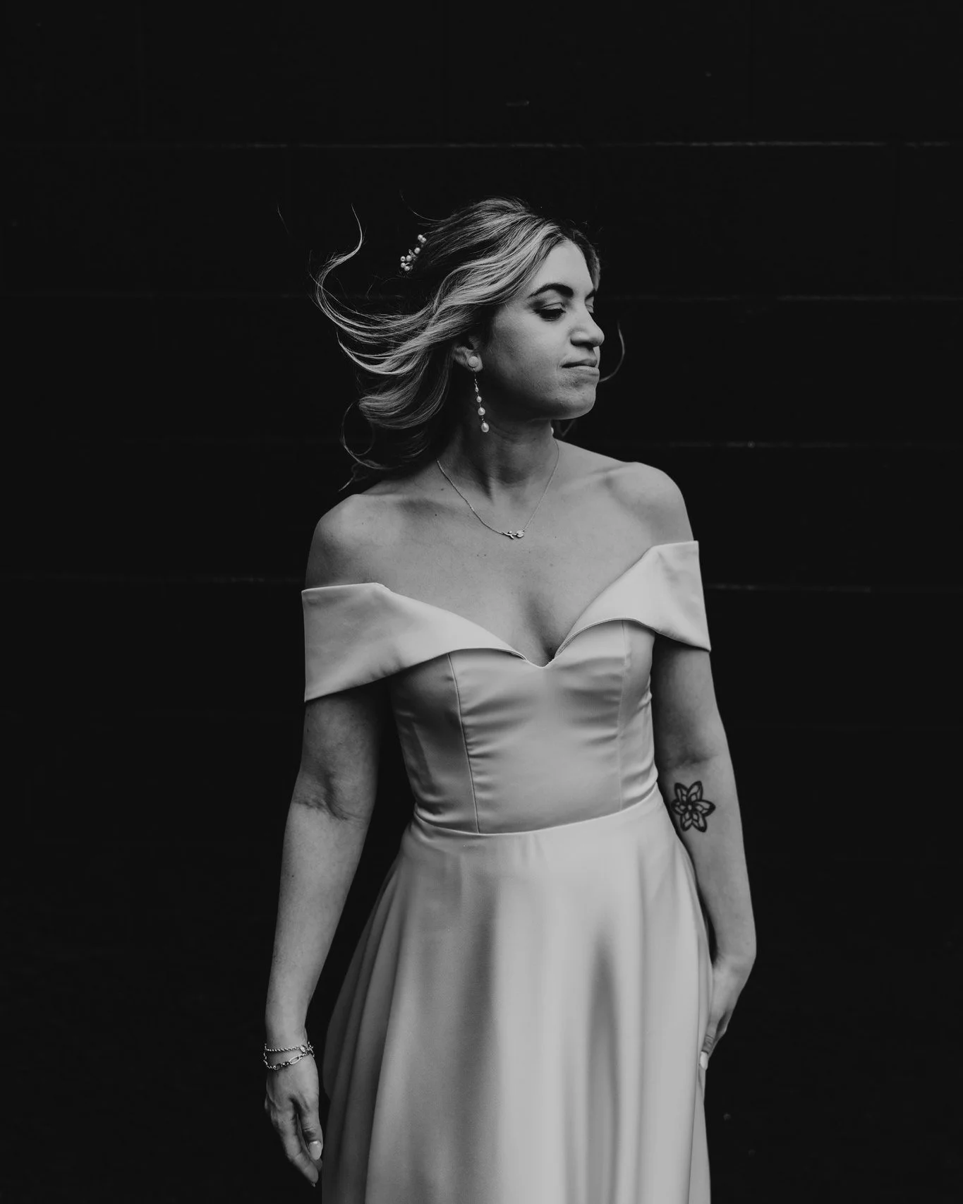 One of my favorite makeup and hair looks from last year - Pina was looking for someone who could make her Nashville destination wedding calm and glamorous. I'm grateful to be the person she trusted to get her makeup and hair right on the first try. F