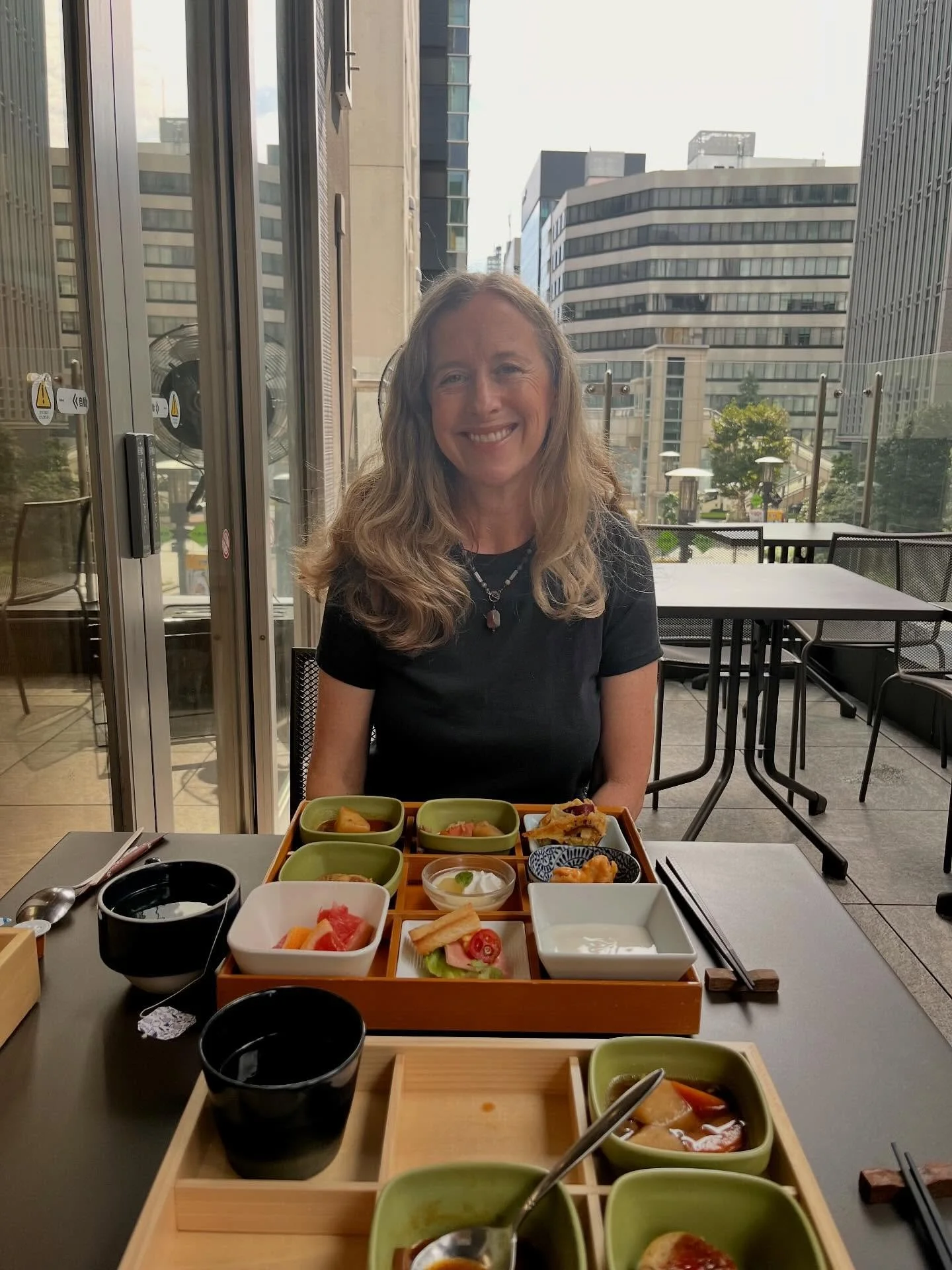 First full day in Tokyo! 🏯🇯🇵🗾 I'm here in Japan with my good friend Richele, just for fun and relaxation and adventure. 🍱🍡🍜

The first photos are from our wanderings in the city, a bit jetlagged&hellip; and the videos are from our visit to the