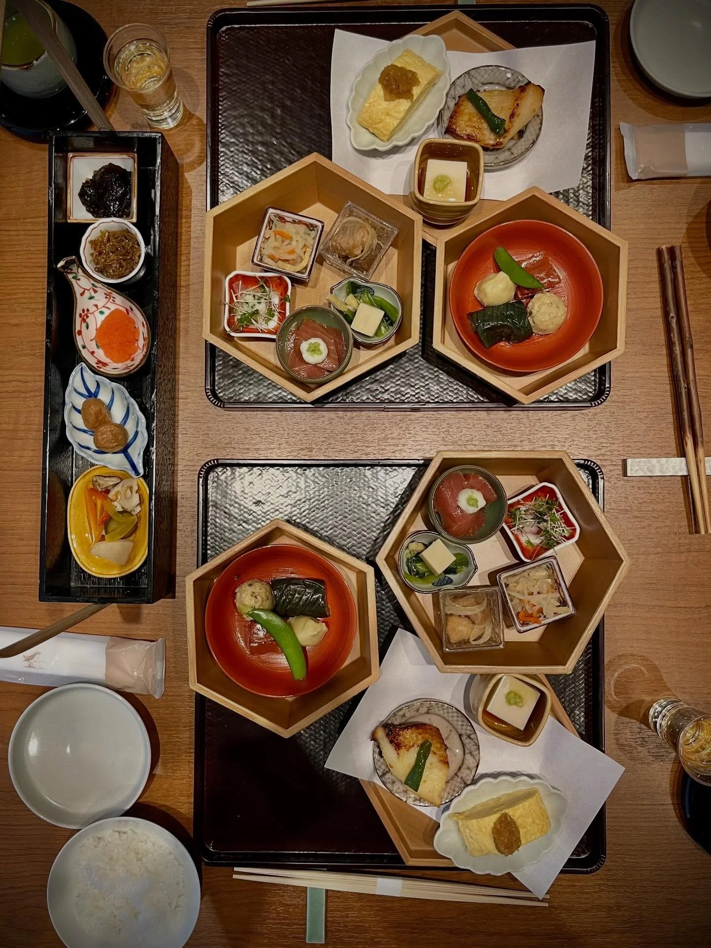 The meals here in Japan have been a source of wonder, delight, and mystery&hellip; 🍜🍡🍣🍘🥟🍱🫖

#shimaonsen #kanazawa