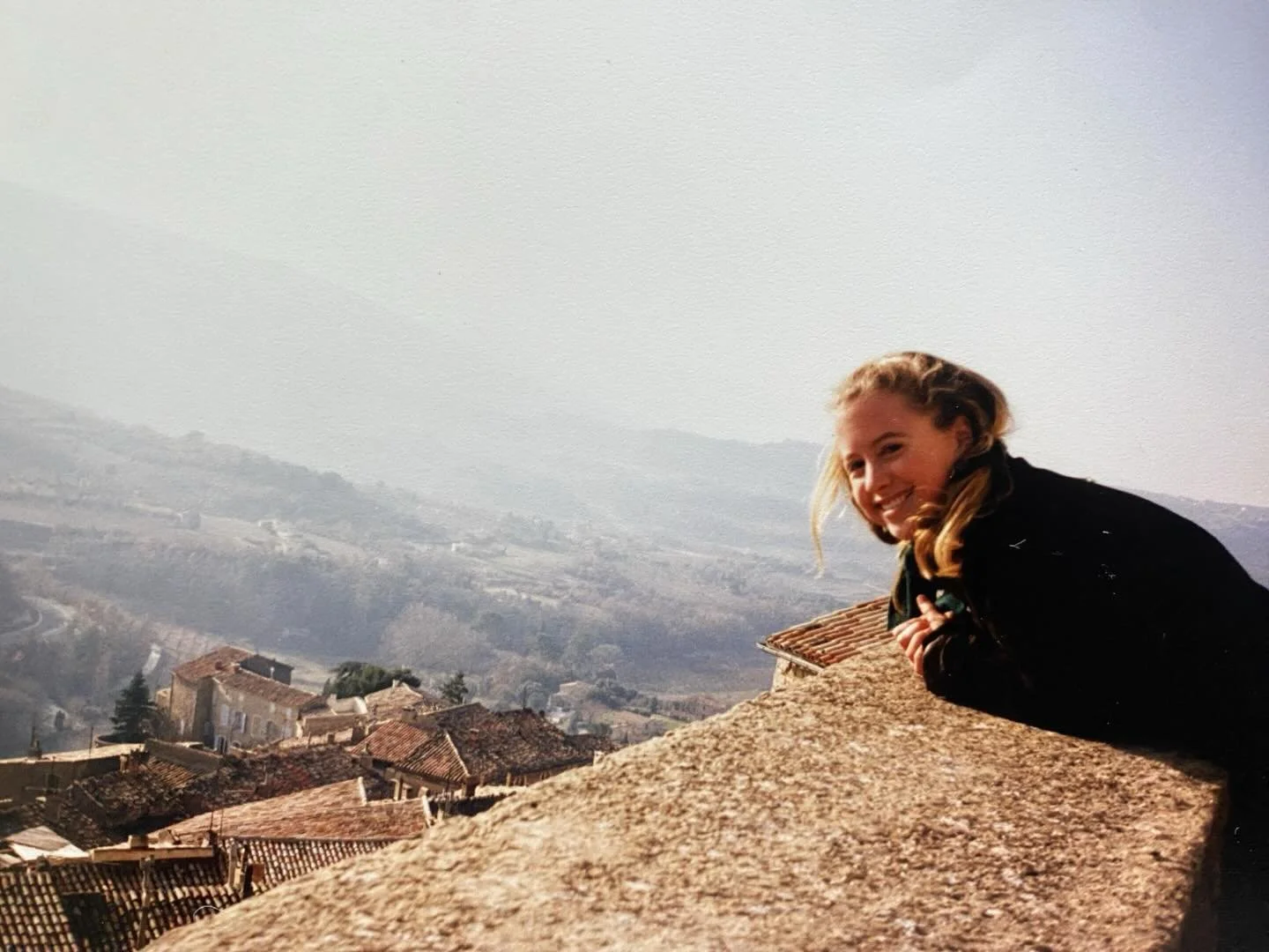 Hello, friends! I'll be sending out my December newsletter on Thursday morning, so now is the time to sign up if you haven't already. 💌

The newsletter book giveaway this month is a signed copy of Three Keys, a soul-filling novel by my good friend, 