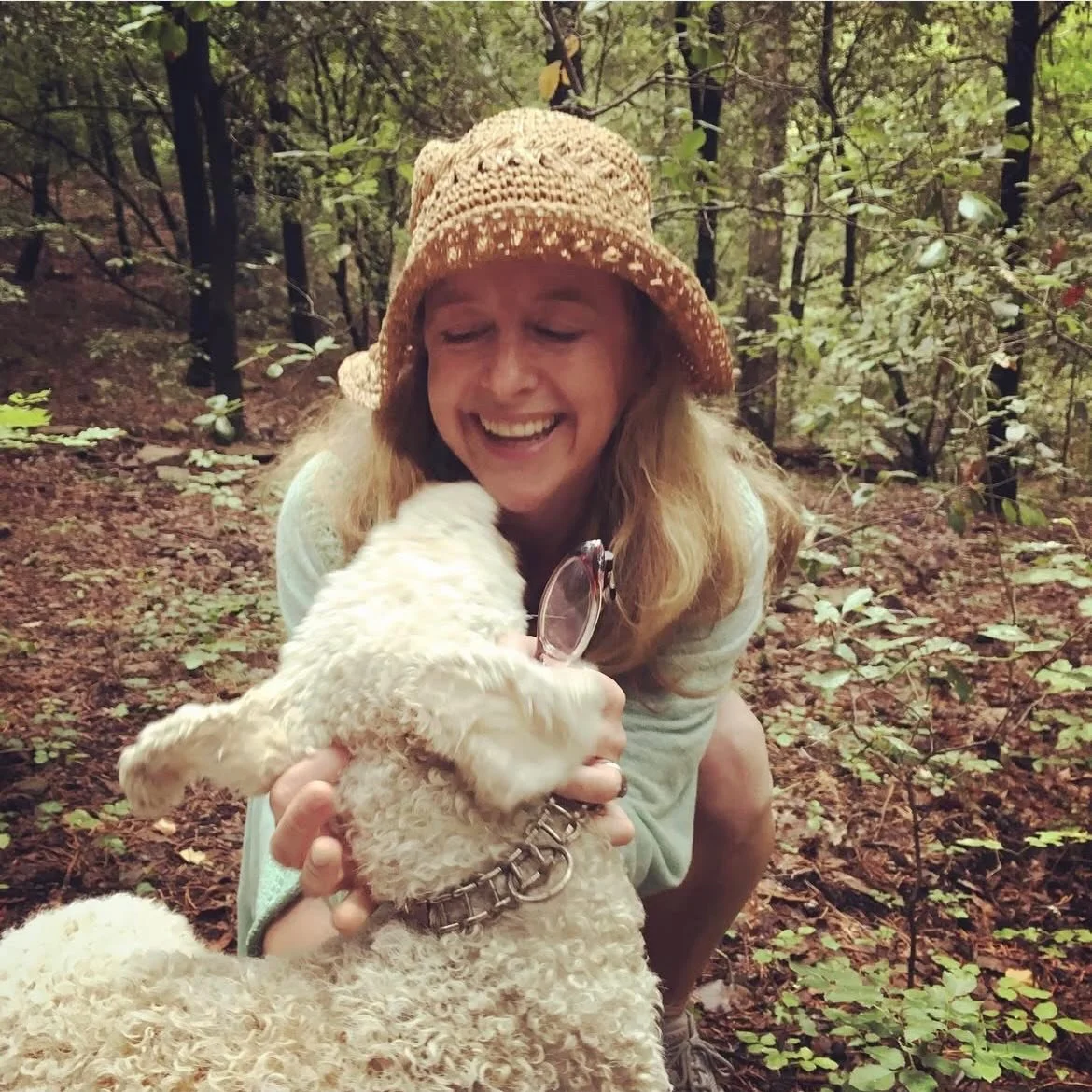 That time I went truffle hunting with dogs in the Mediterranean... and got inspired to write a book... 🐾🌳📖

The River Muse has several sub-plots that involve cute truffle dogs named Belle, Chouchou, Fleur, and Jolie. 🥰🇫🇷🐶

This is how most of 
