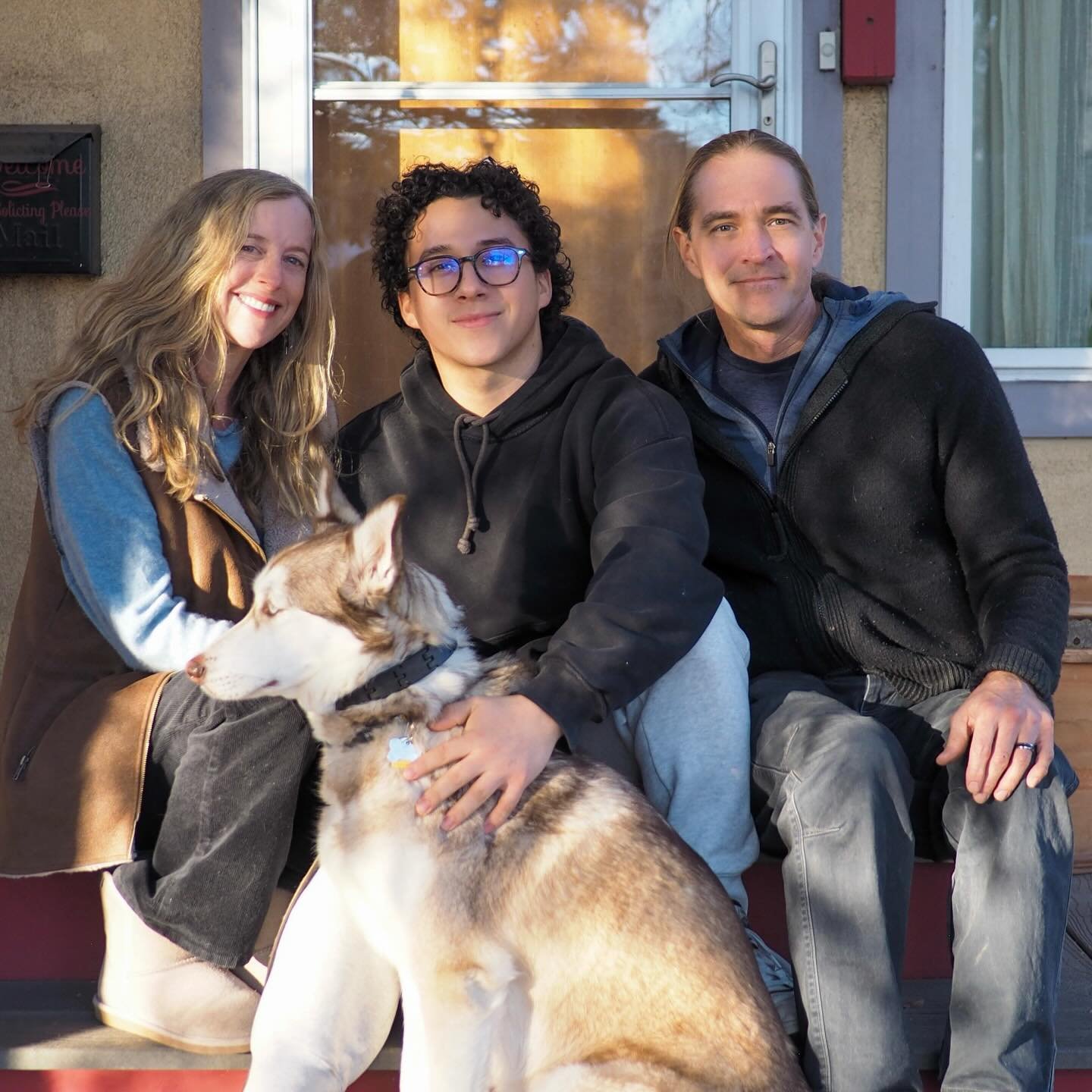 Happy holidays, my friends! Wishing you love and peace and joy!🎄✨&hearts;️