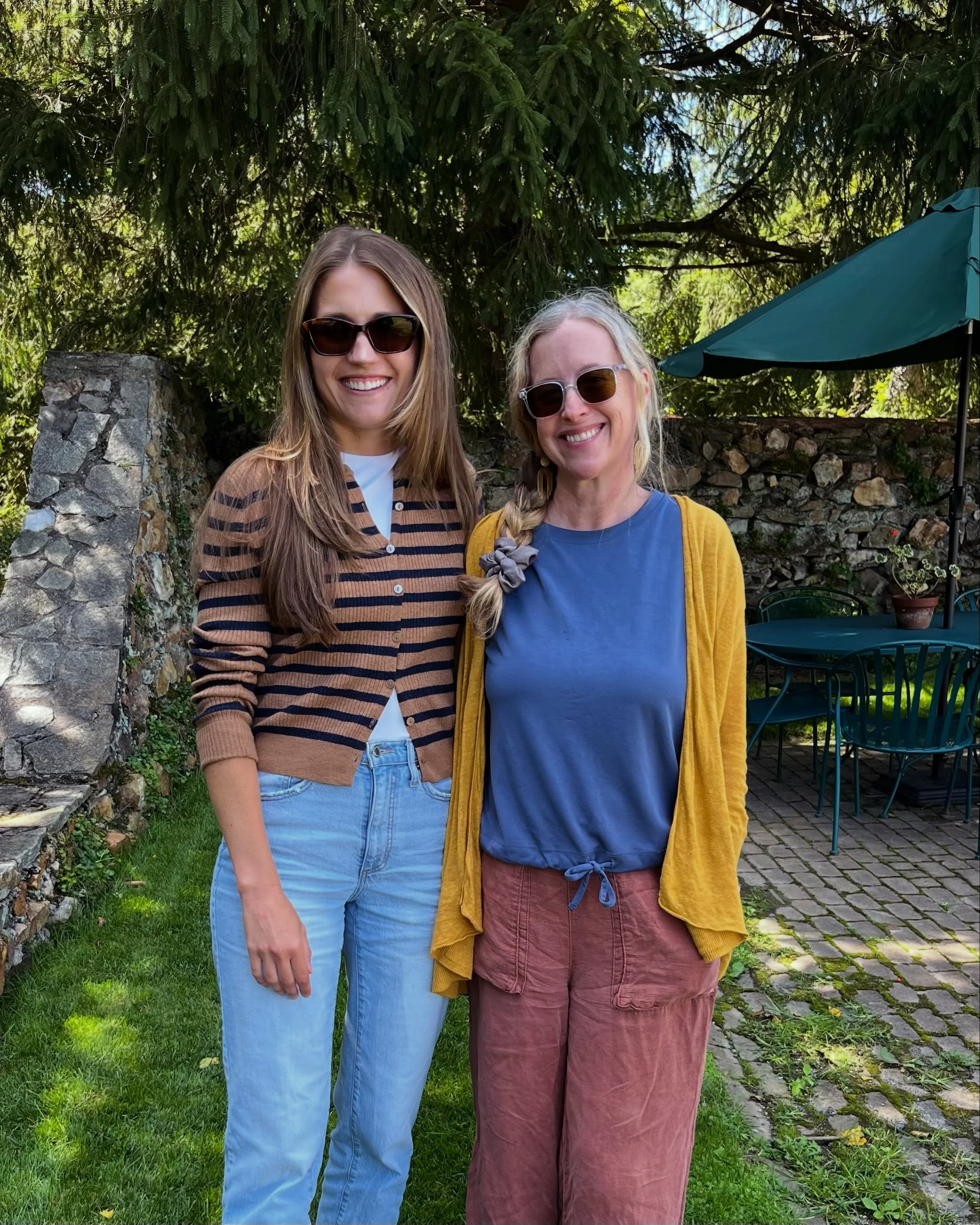 Hello! I'm in Maryland now, with a couple extra days to spend time with family and friends in my favorite places. 💐🌳 

Today I wandered Ladew Topiary Gardens with my wonderful mom and had lunch at the garden caf&eacute; with my brilliant Harper Mus