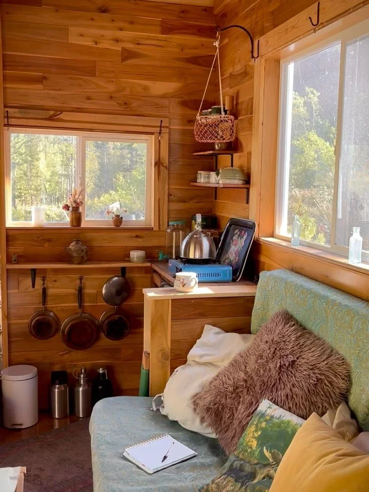 Some golden moments from this fall at Beagle Holler, our little creative refuge tucked into the mountains and forests. 🌲🍂⛰️

The first clips are a mini tour of our tiny off-grid cabin, followed by yellow aspens and pines all around, then a glimpse 