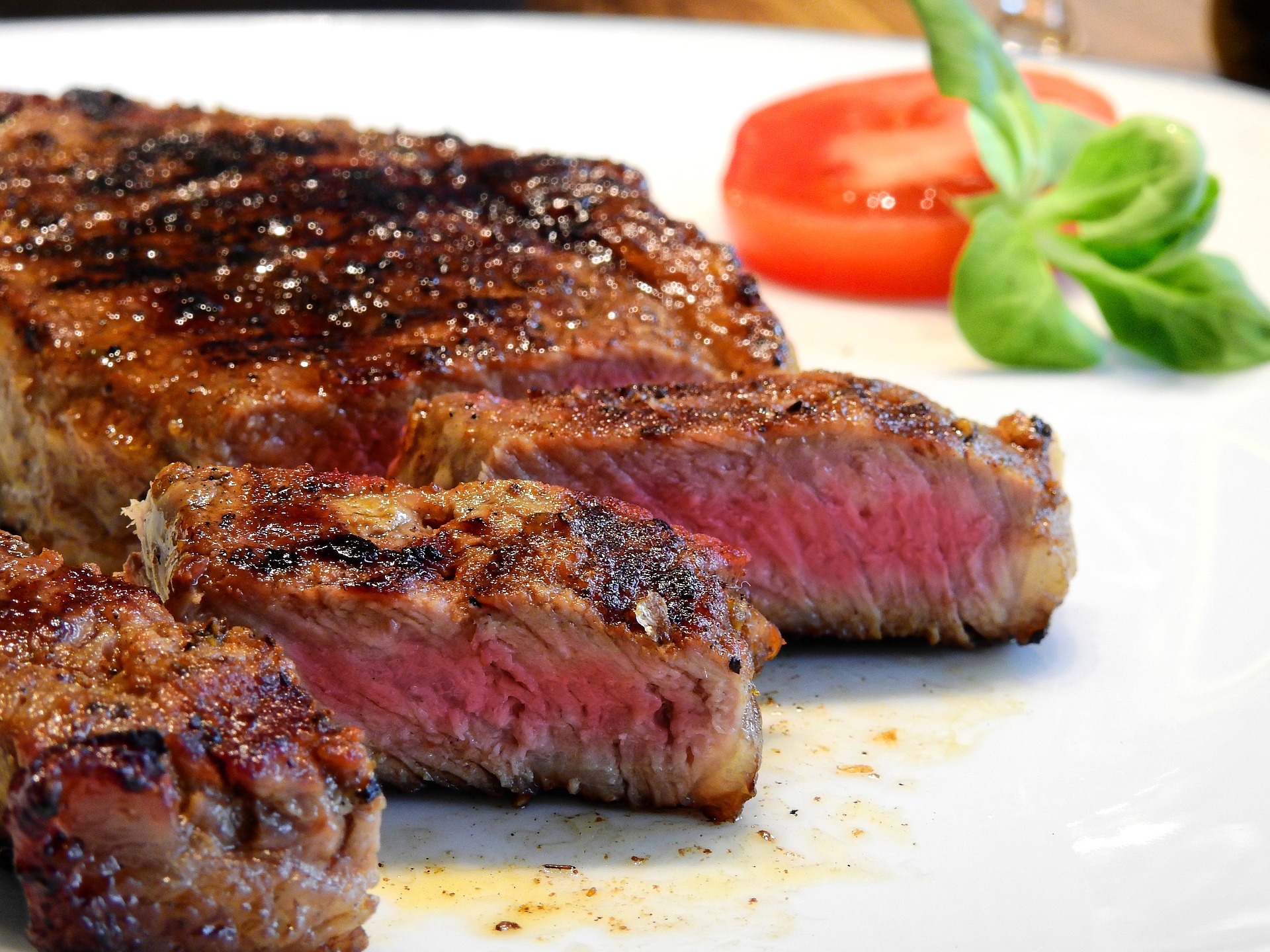 A typical steak is from the muscle of a cow. While nutrient rich in its own right, it's also high in methionine, which may present problems in the context of a low glycine diet.