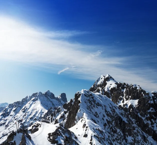 beautiful-landscape-with-snowy-mountains-blue-sky-horizontal-alps-austria_1220-1305.jpg