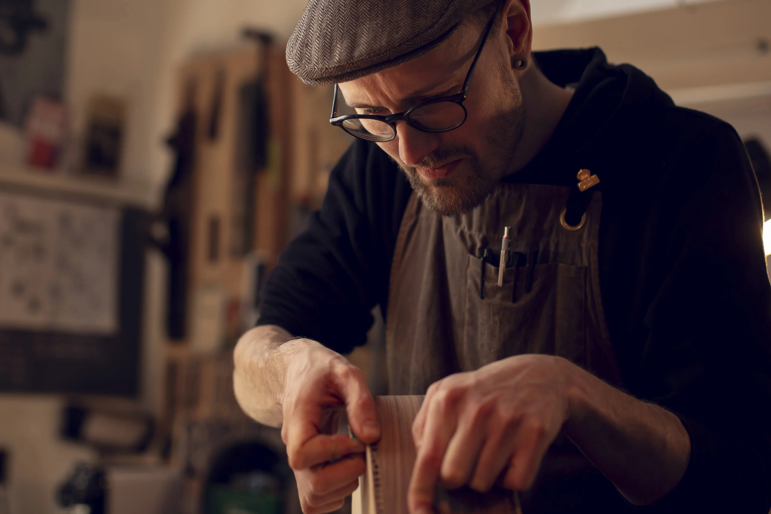 TOM SANDS | LUTHIER