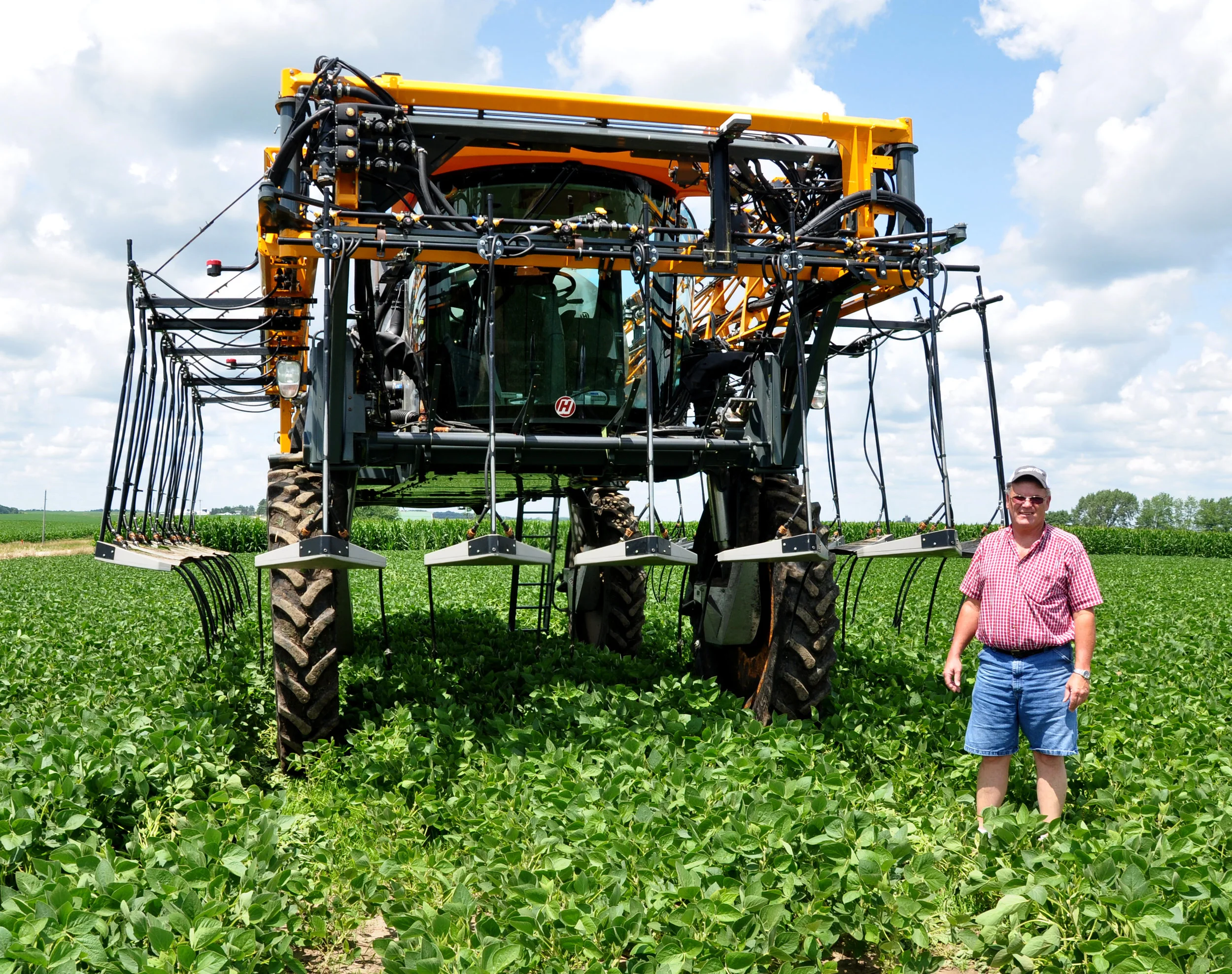RJ Carson of Marion shows off his new Hagie Mfg. high clearance nitrogen applicator. The ability to apply nitrogen as late as mid-July is a key component in Carson’s spring fertilizer plan. 