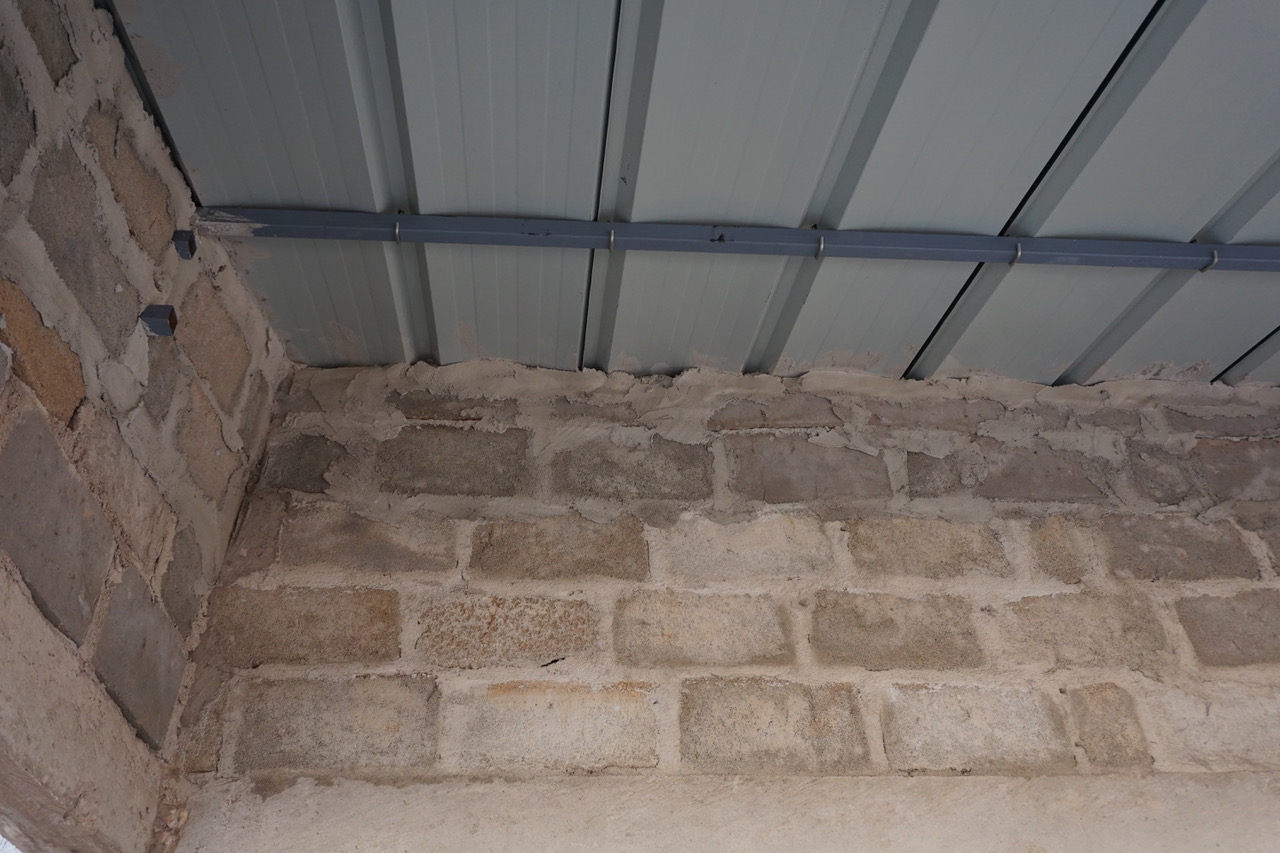 Inside view of the roof. 