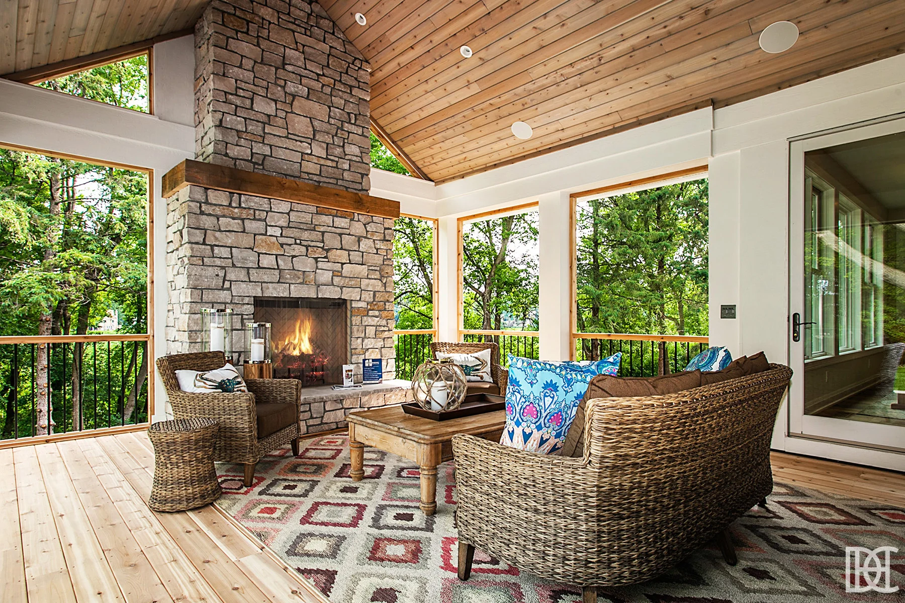 Porch_high_2321987.jpg
