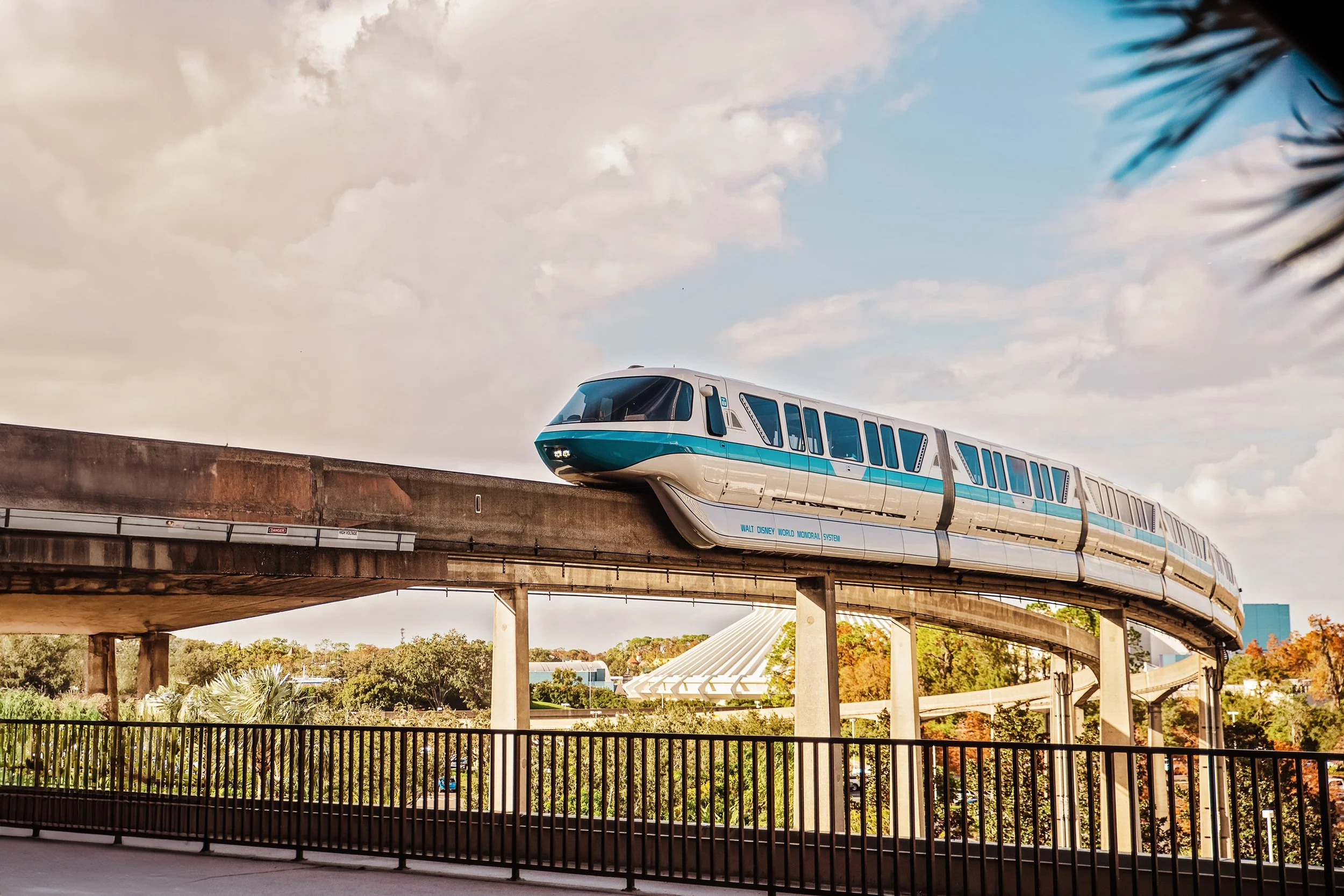 monorail-1.jpg