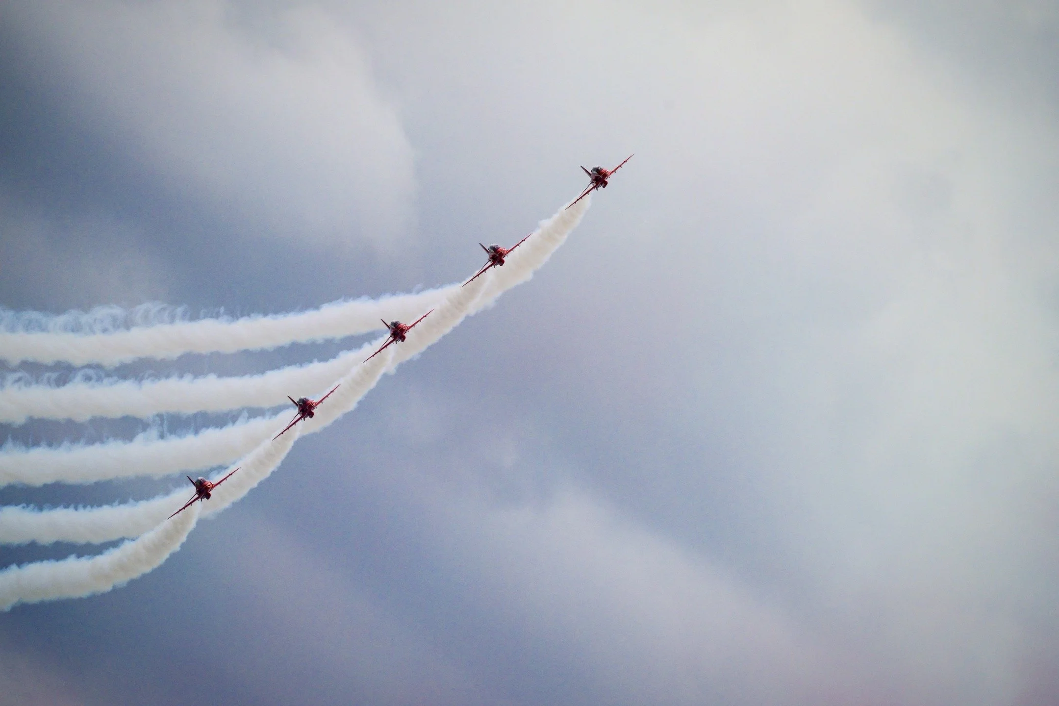How they do this is beyond crazy @rafredarrows big respect #RIAT2025 @airtattoo . #simondervillerphotography #riat2025 #raf