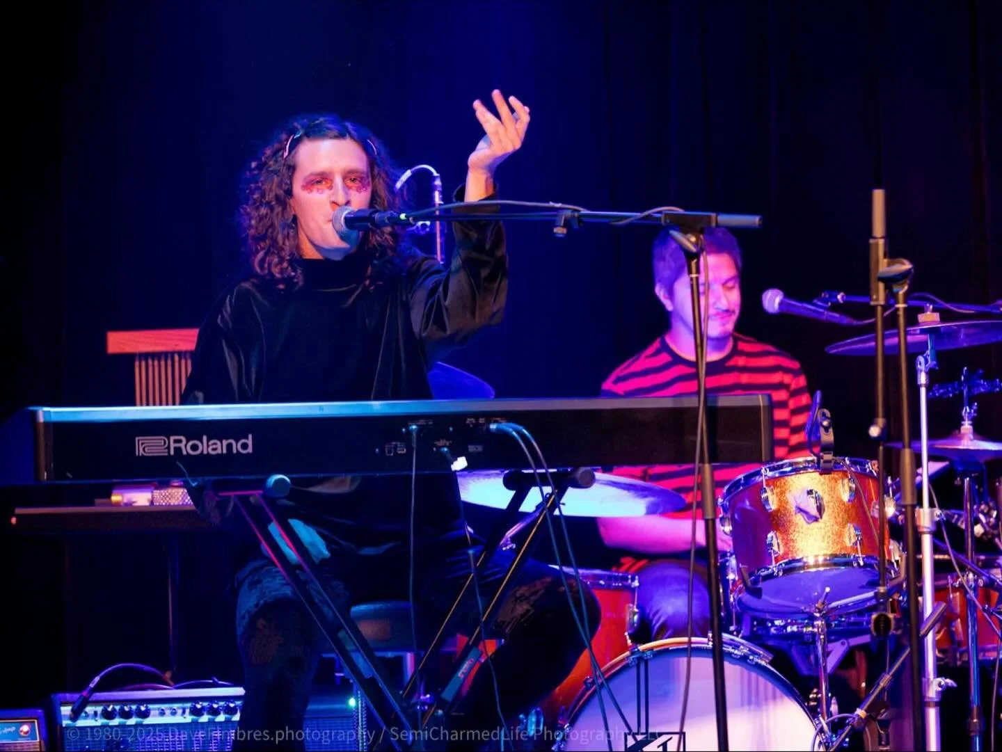 ⚠️ NEW SHOW ALERT ‼️ JAN 17, 8PM // we&rsquo;ll be making our debut at @erniesplacedc alongside the wonderful @pleasure.biz + @thesistersthesistersthesisters 👯&zwj;♀️✨ 

Happy Thanksgiving! 🧡