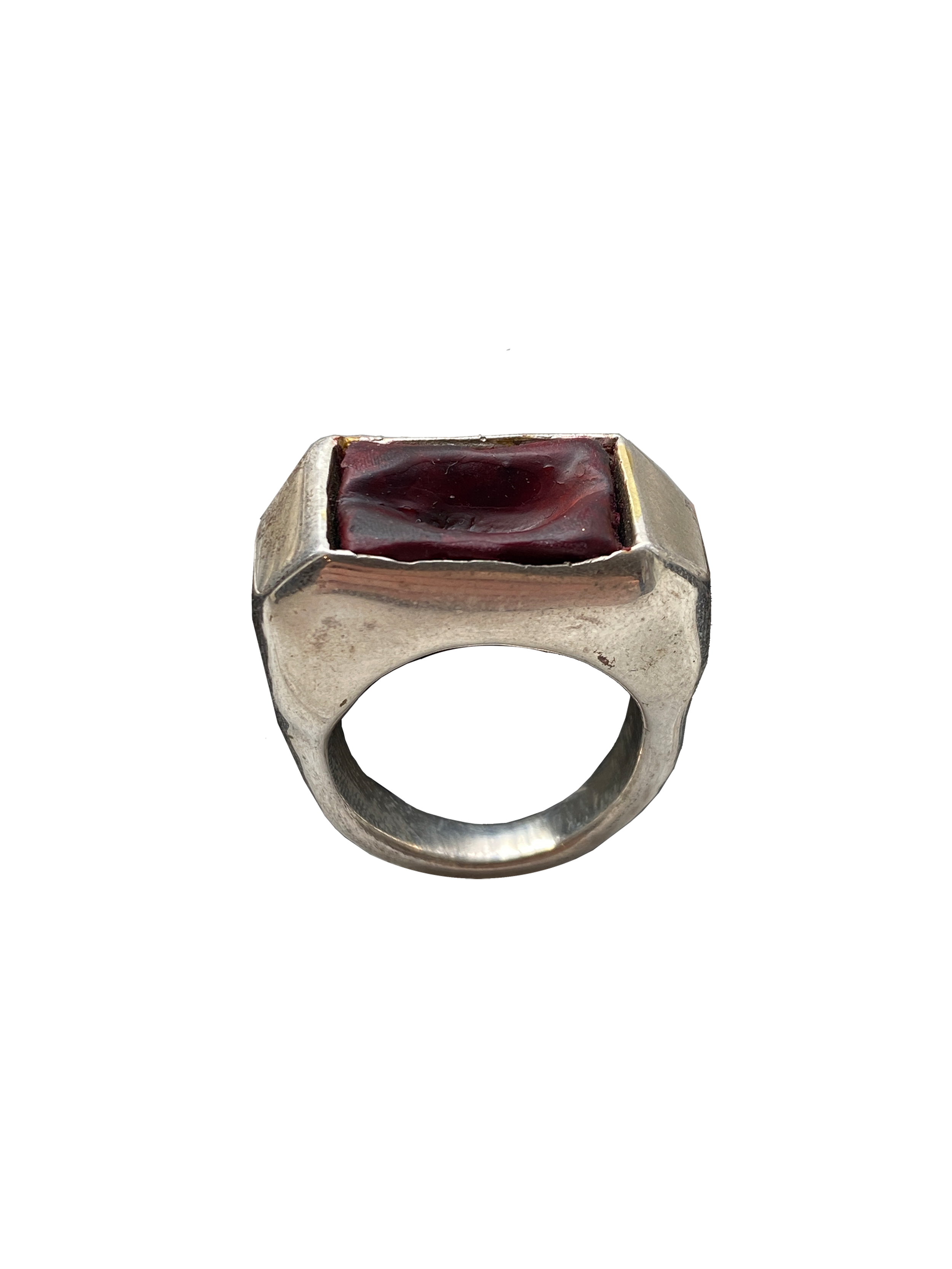 Red Pigment Ring