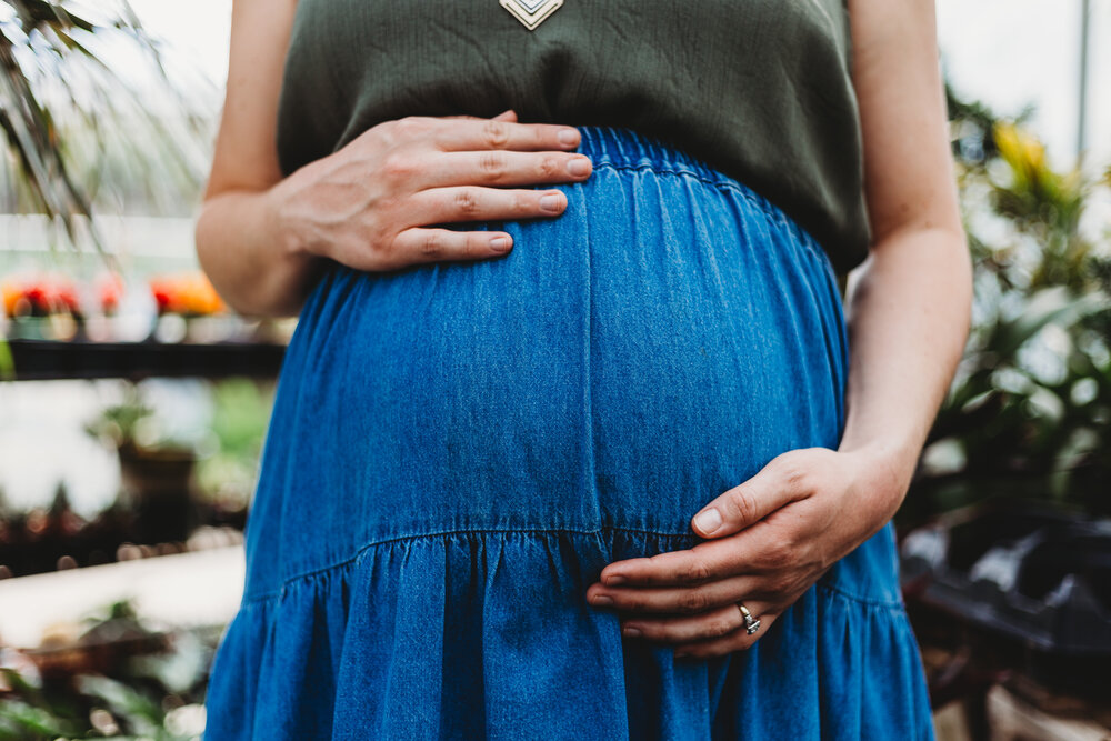 Greenhouse-maternity-photos-fayetteville-arkansas11.jpg