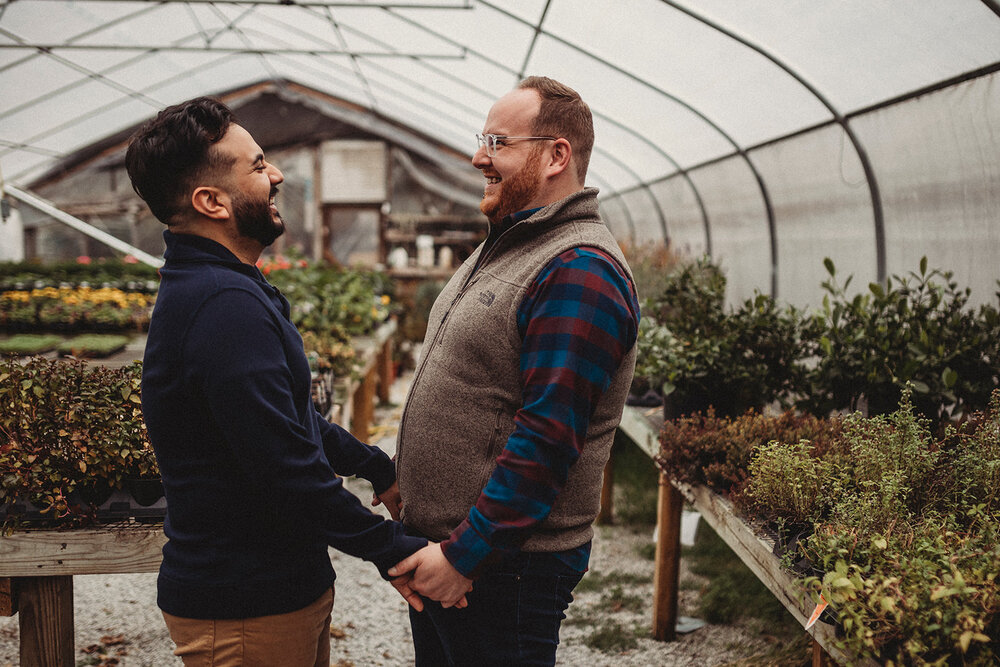 Arkansas-greenhouse-engagement-photos19.jpg