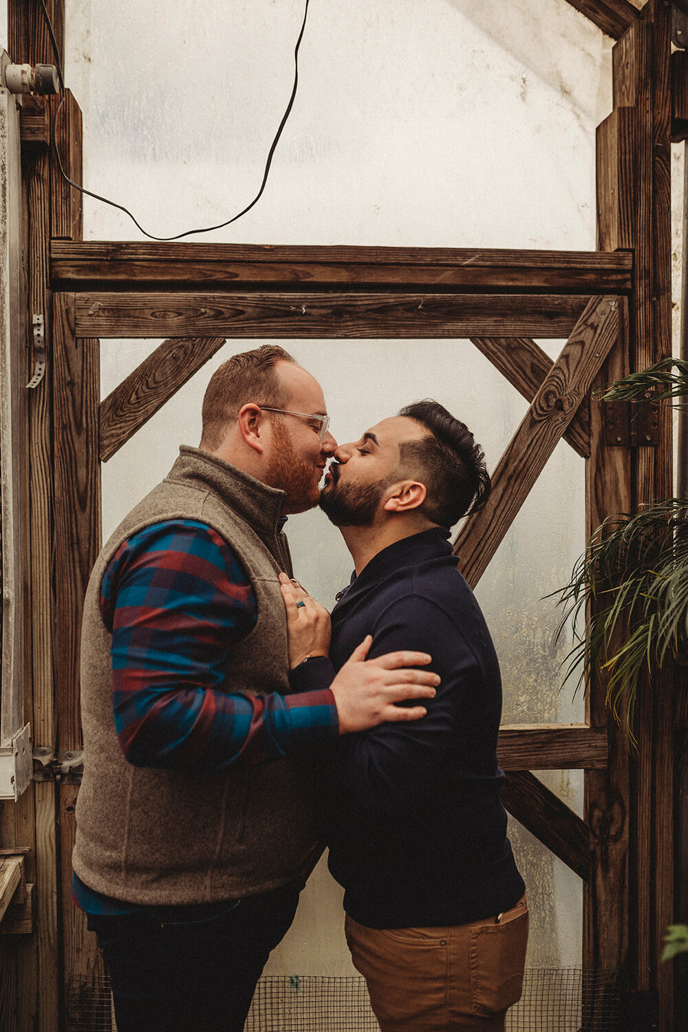 Arkansas-greenhouse-engagement-photos38.jpg