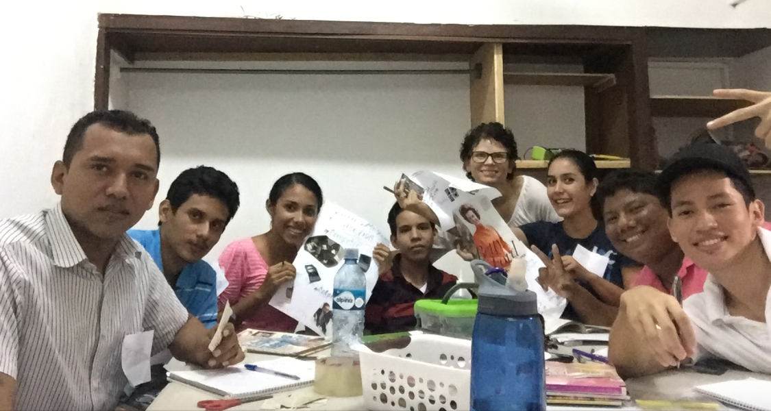 Courtney with students in León at ITA Nicaragua 2016-