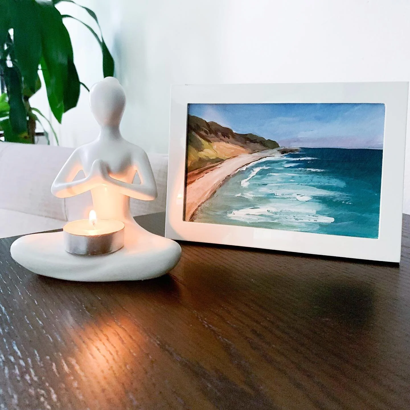 The world is heavy right now. It&rsquo;s been so hard to watch or read the news lately. We need more peace, kindness and beauty in our world. #prayforpeace 
.
.
.
.
.
.
.
#standwithukraine #arthealsthesoul #mindfulness #makersoftheworldunite #beachar
