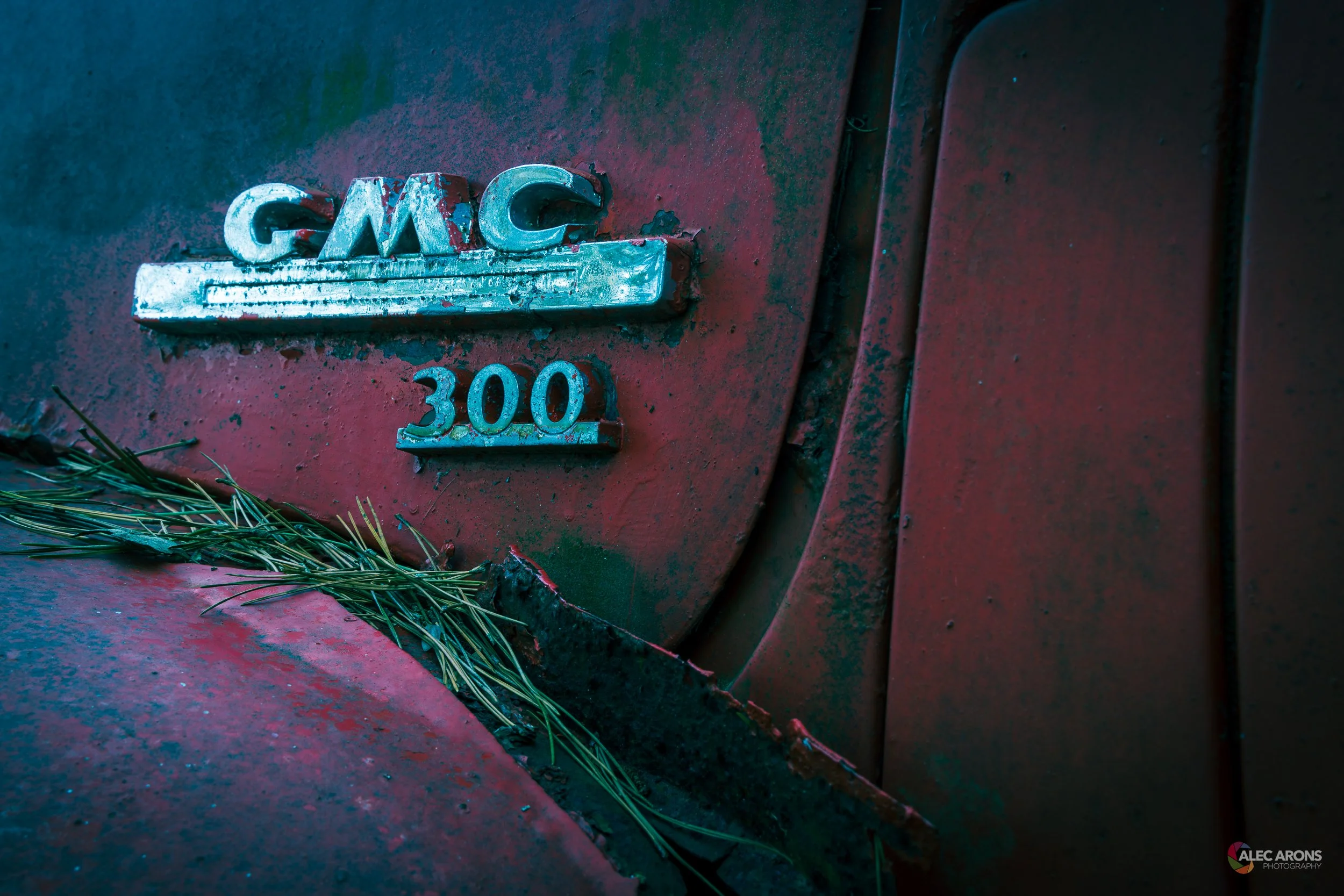 RED GMC