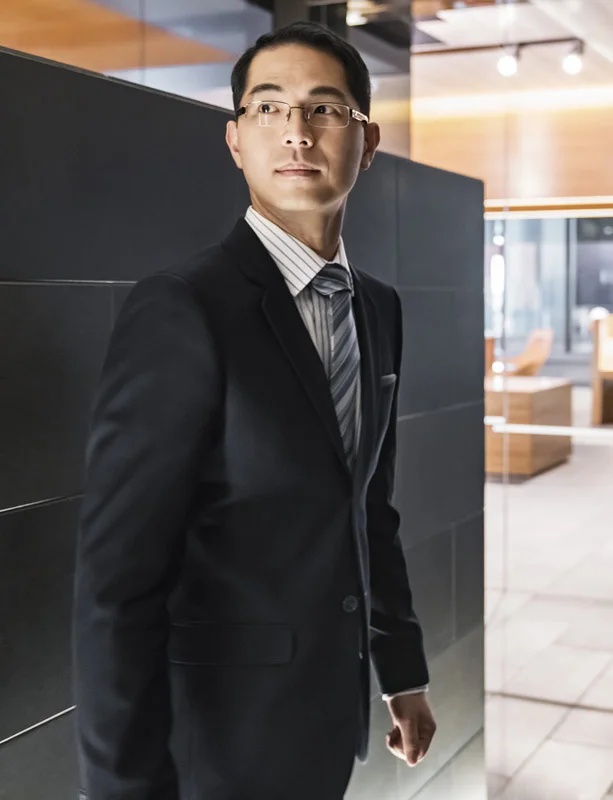 161021-Invest-Vic-376w.jpg