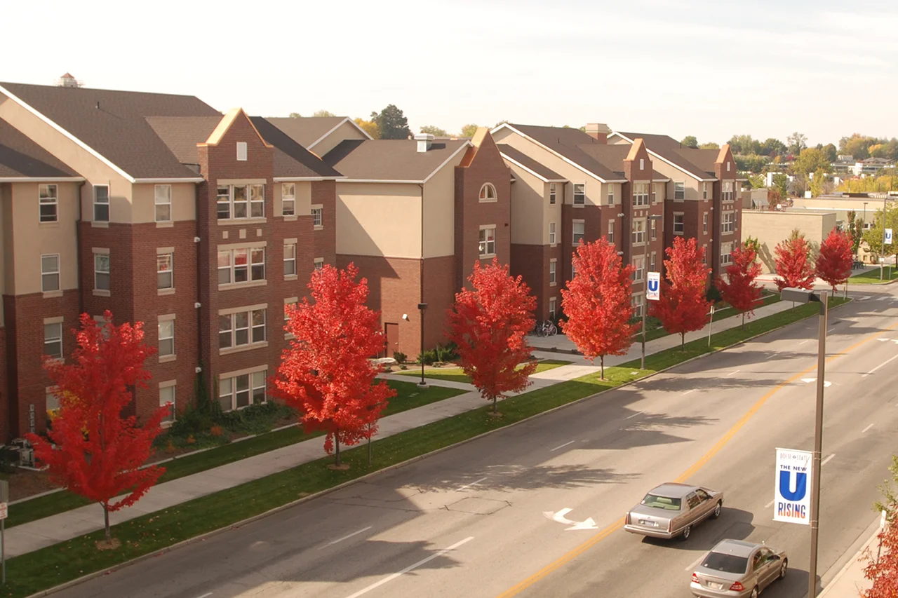 1_HRL_University-Suites_Exterior2-slideshow.jpg