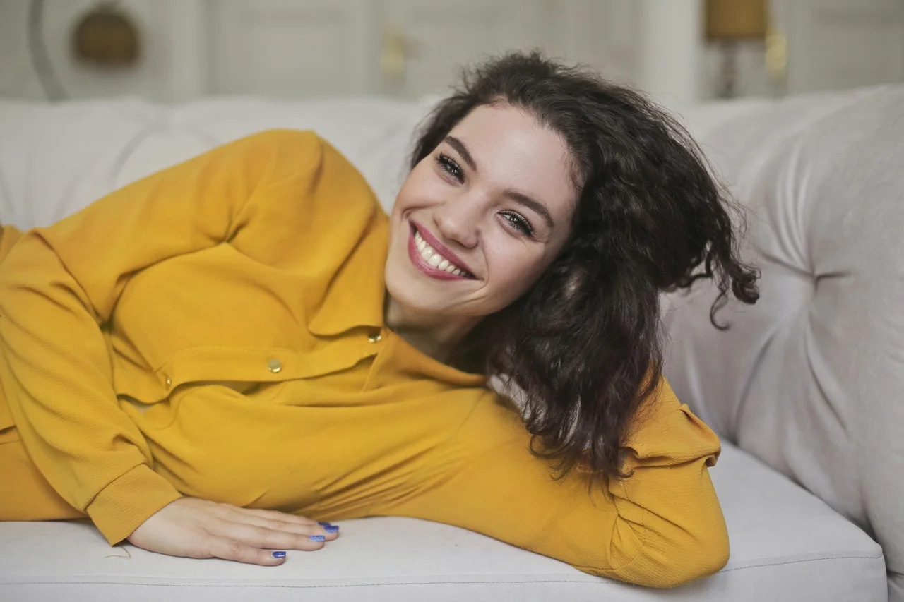 women-smiles-after-teeth-veneers-ca.jpeg