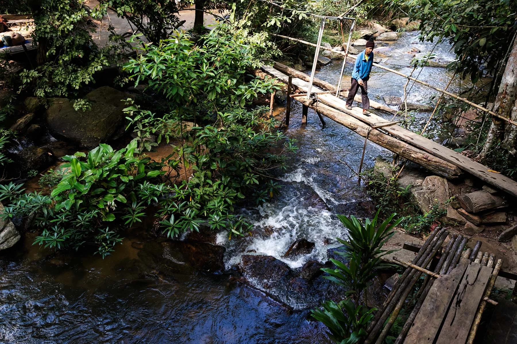 10-hiking-to-mae-wang-waterfall.jpg