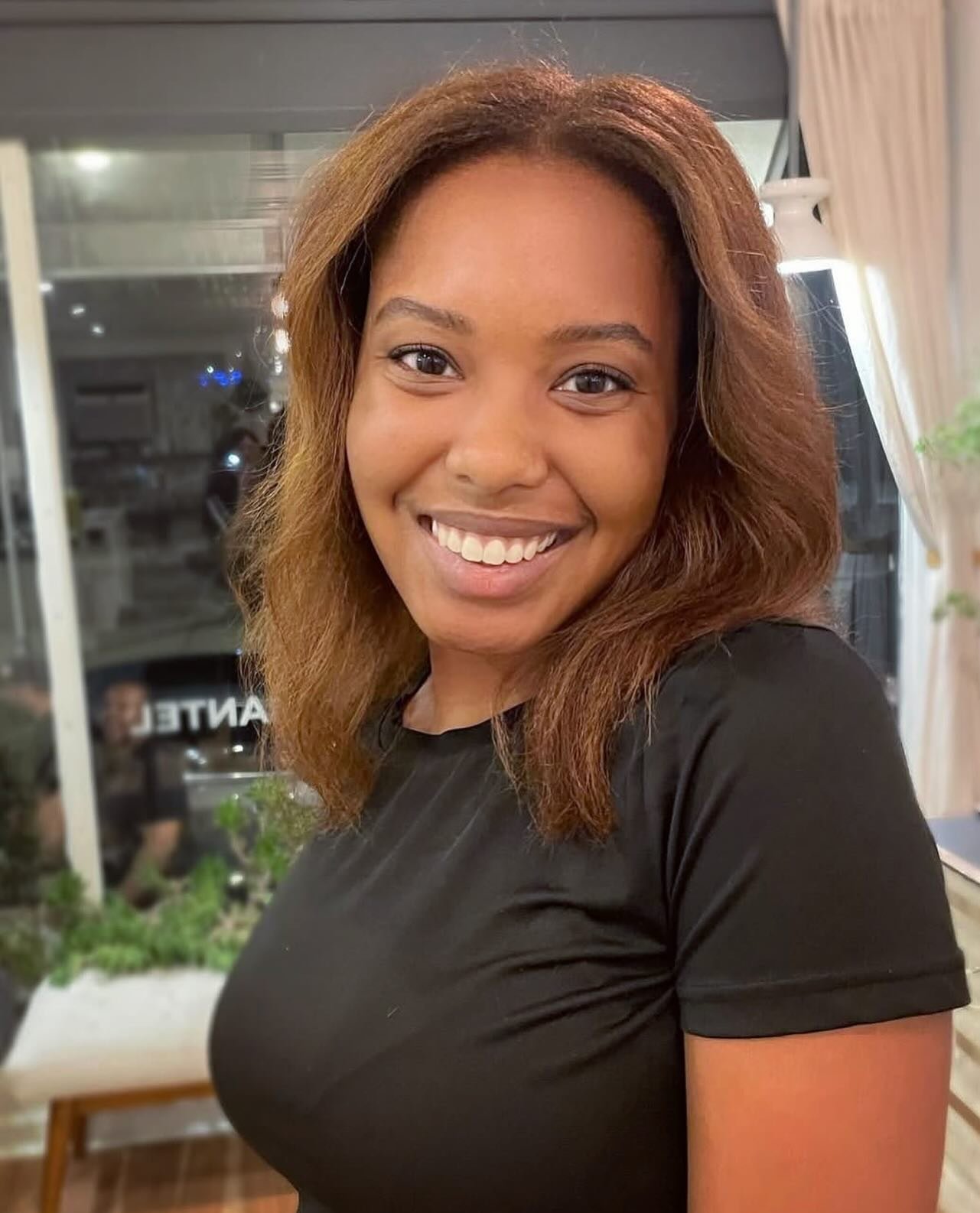 HANNAH

Color and cut on this beauty by @hannahperryhair