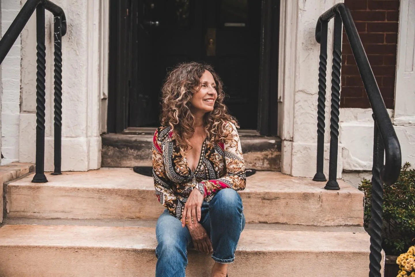 ROSE

An expert in her craft, especially with curly hair! You can see Rose Thursdays- Saturdays.