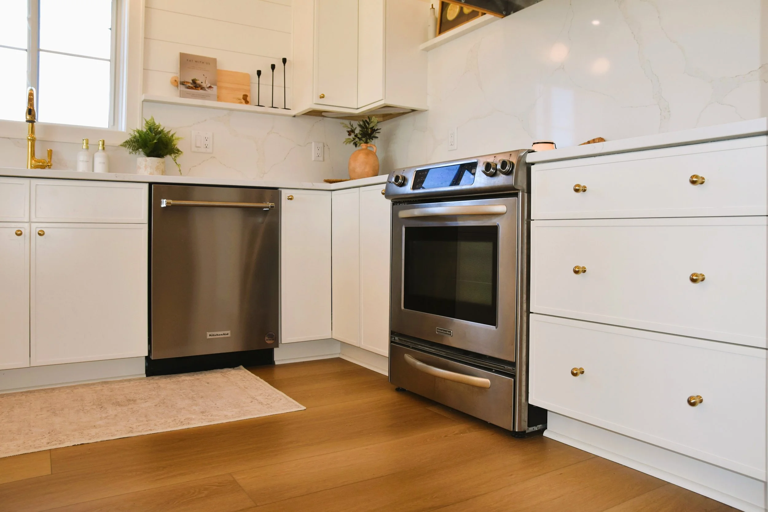 Ross Kitchen D56_0101_01.JPG