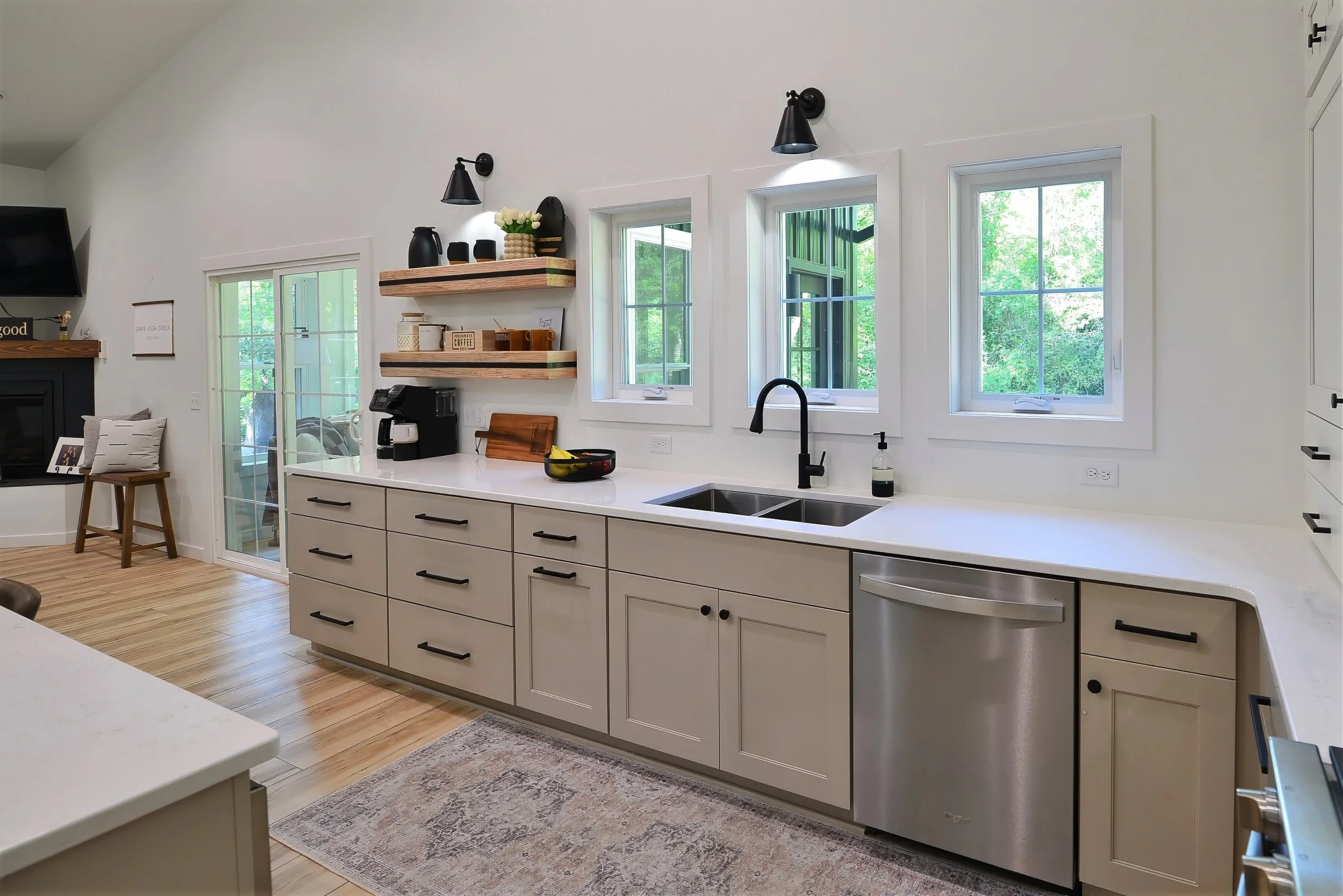 Iverson 2959 2 w. More Green Windows....jpeg