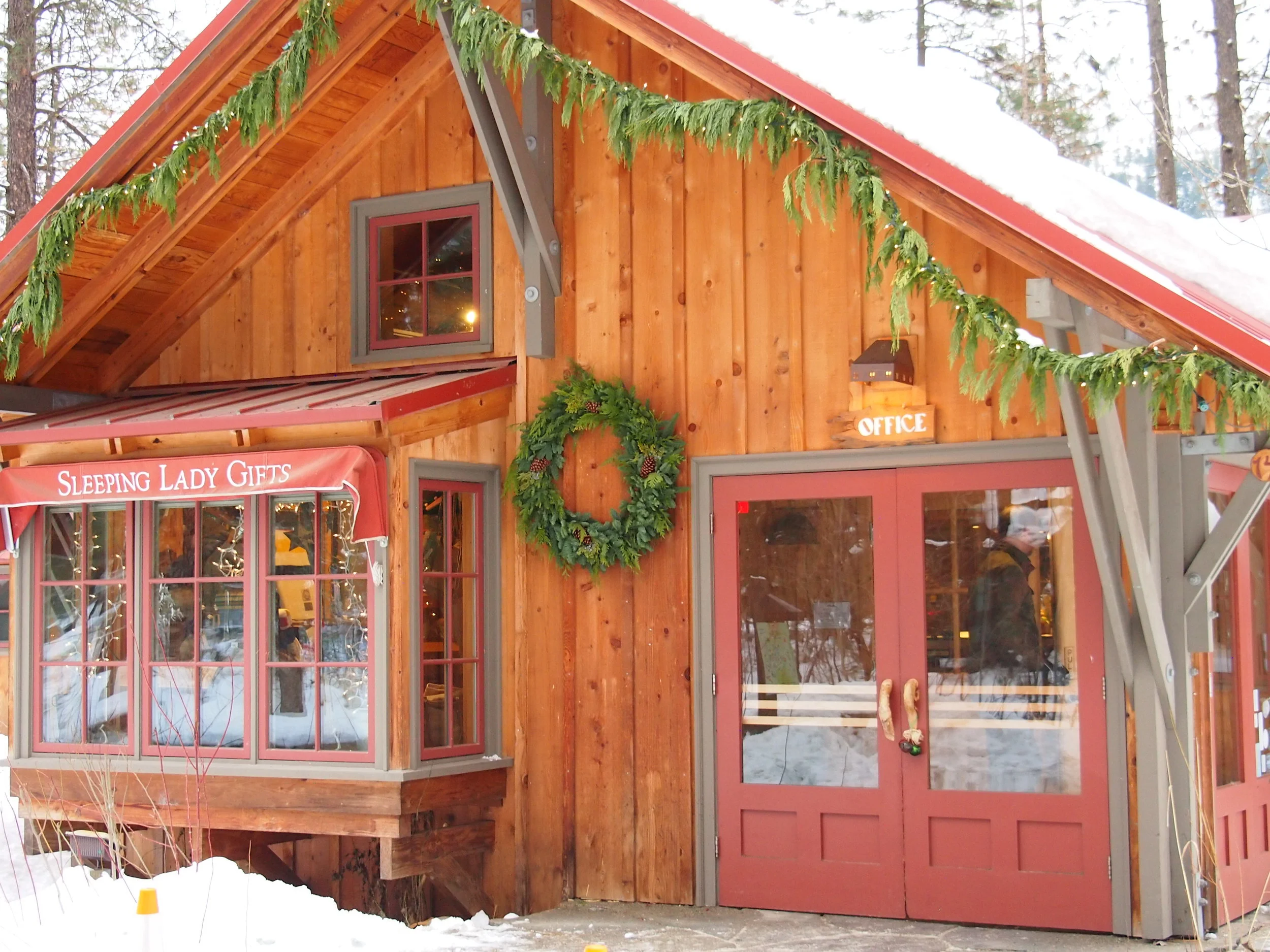 SLEEPING LADY MOUNTAIN RESORT 