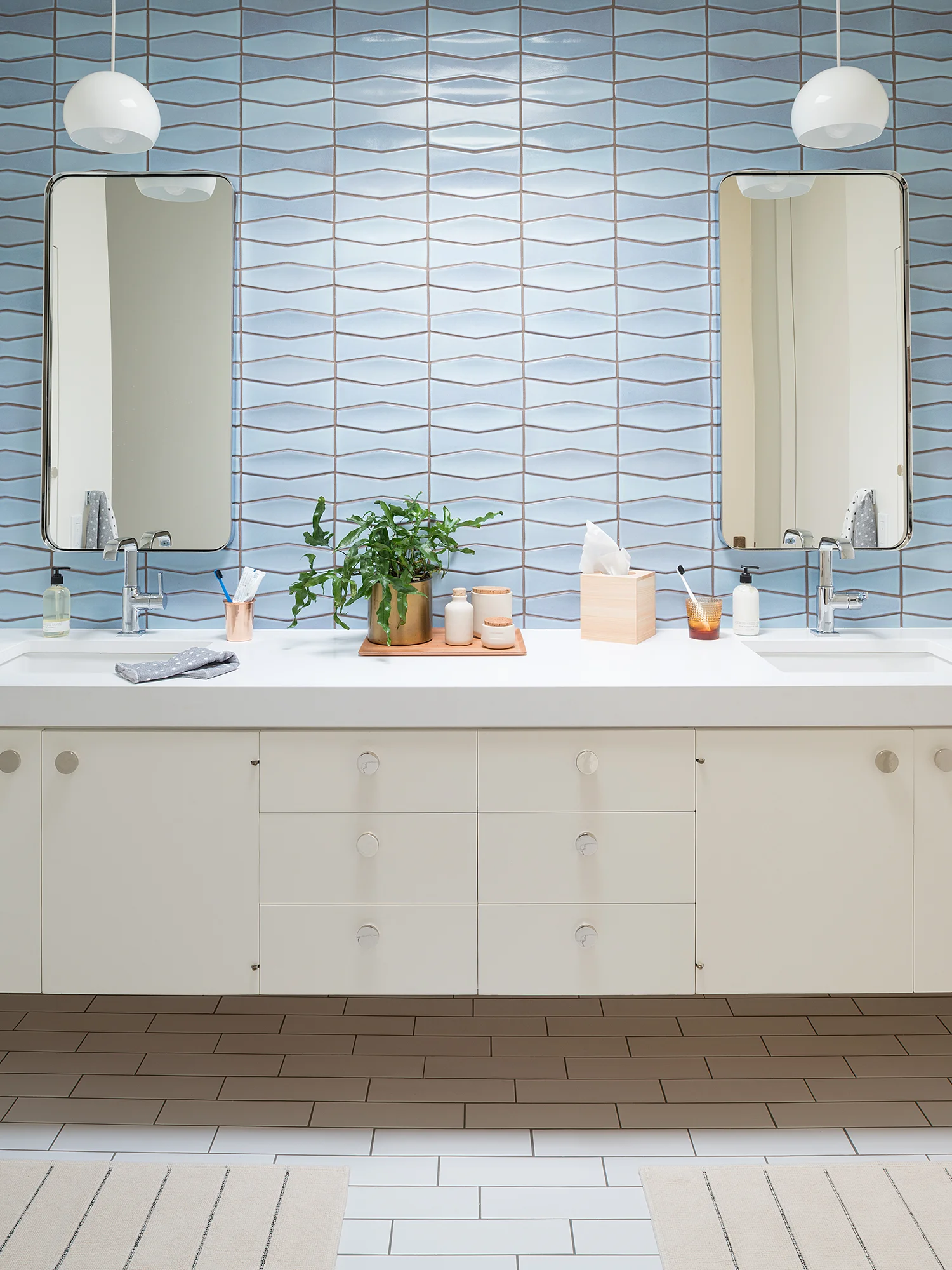 Bathroom2_Shot1_Nobaskets_LightOff_429.jpg