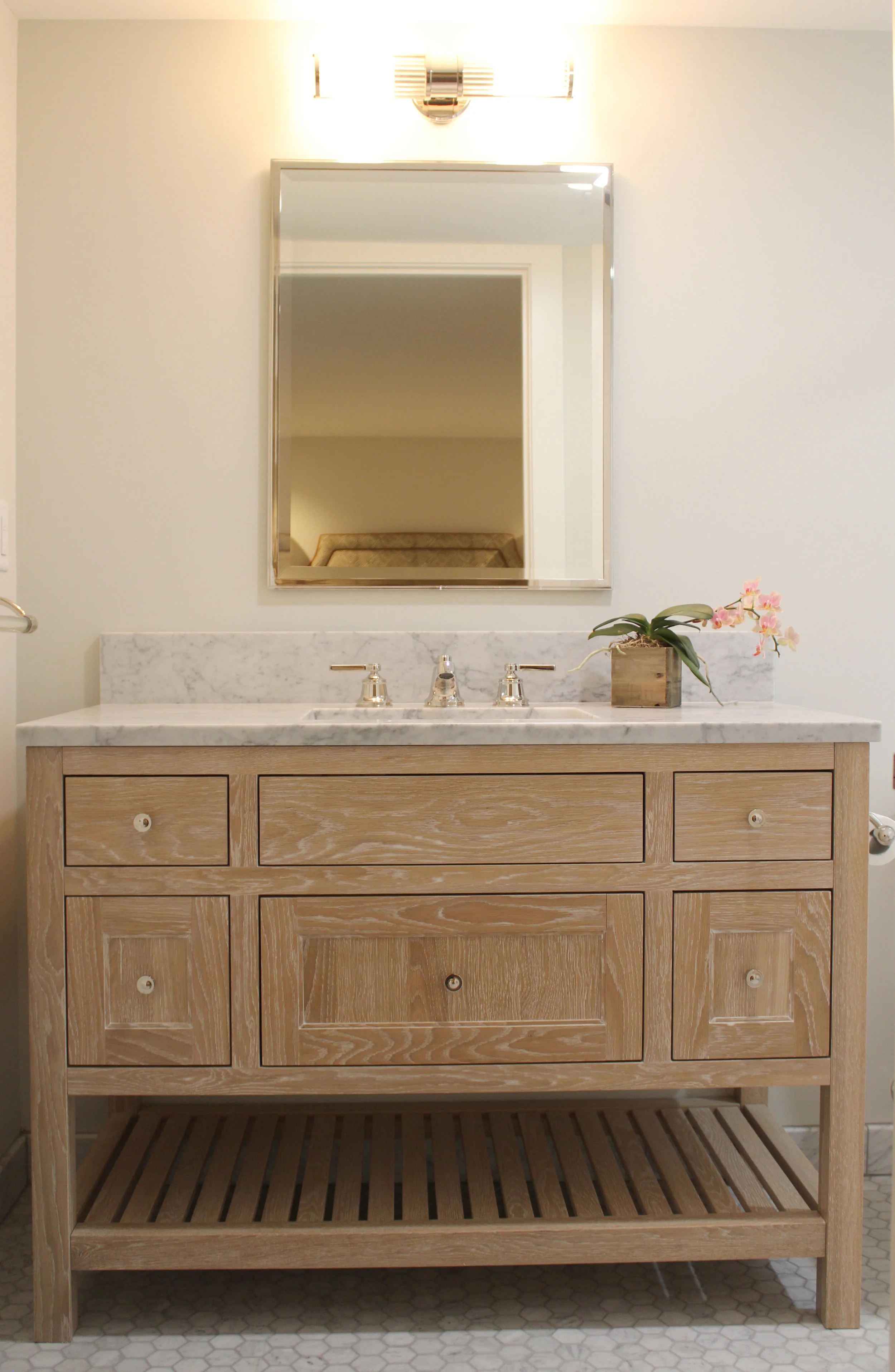 Guestbath.jpg