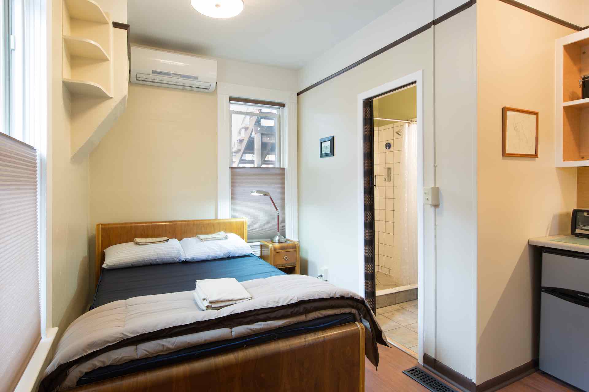 Shady_Spruce_Hostel_Pam_Voth_Photography_054b.jpg