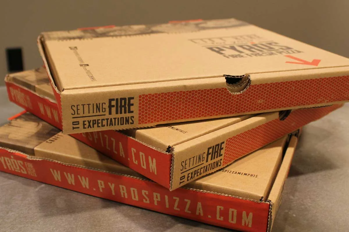 019_pyros-pizzabox-c.jpg