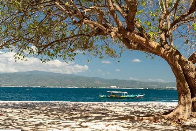 Last set from Zamboanga!

I&rsquo;m not a beach person. Beaches are are gorgeous but I don&rsquo;t swim, so I&rsquo;m never sure what I should be doing.... relax, I guess.