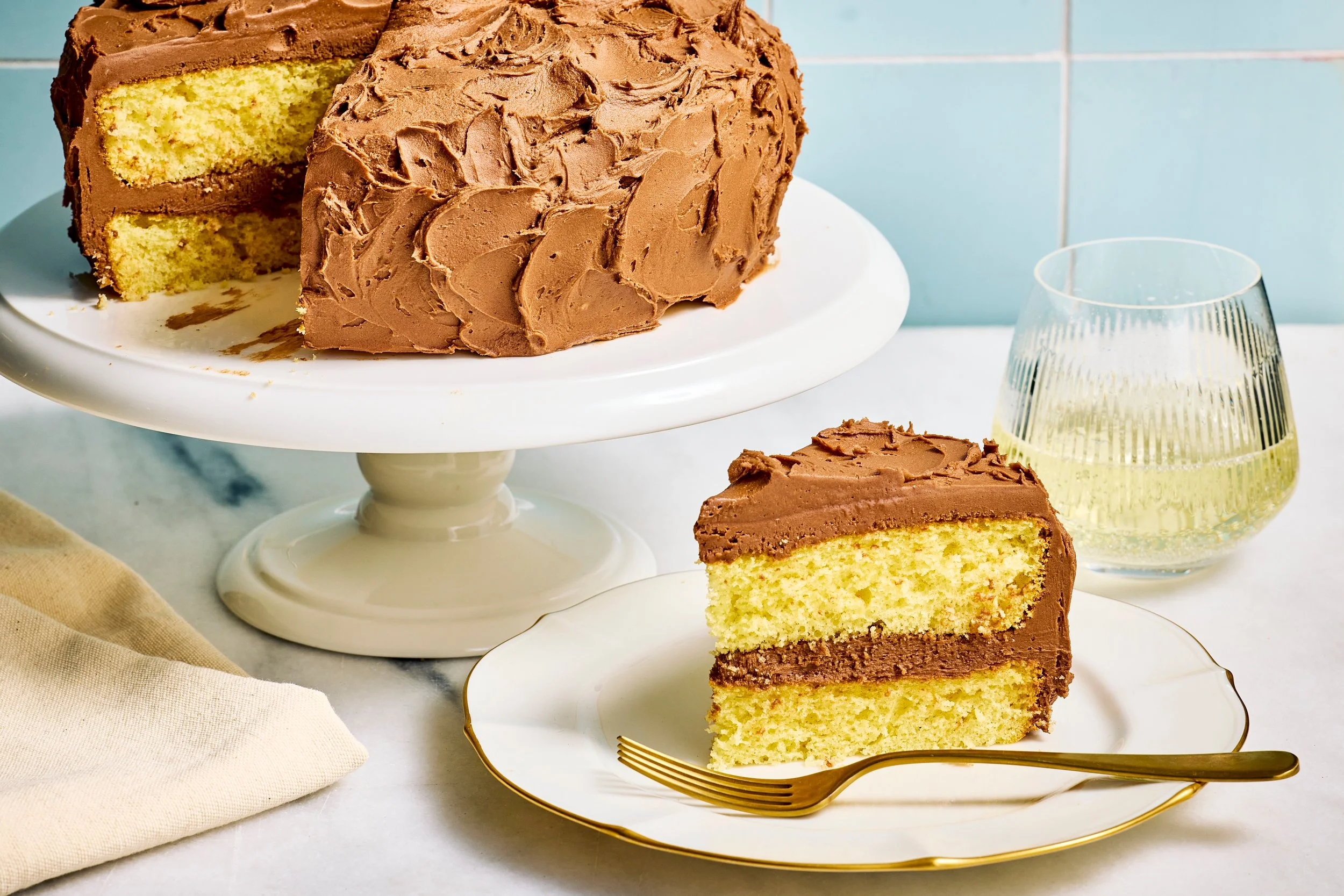 better-boxed-yellow-cake-chocolate-frosting_3248_Step01_340_preview.jpg