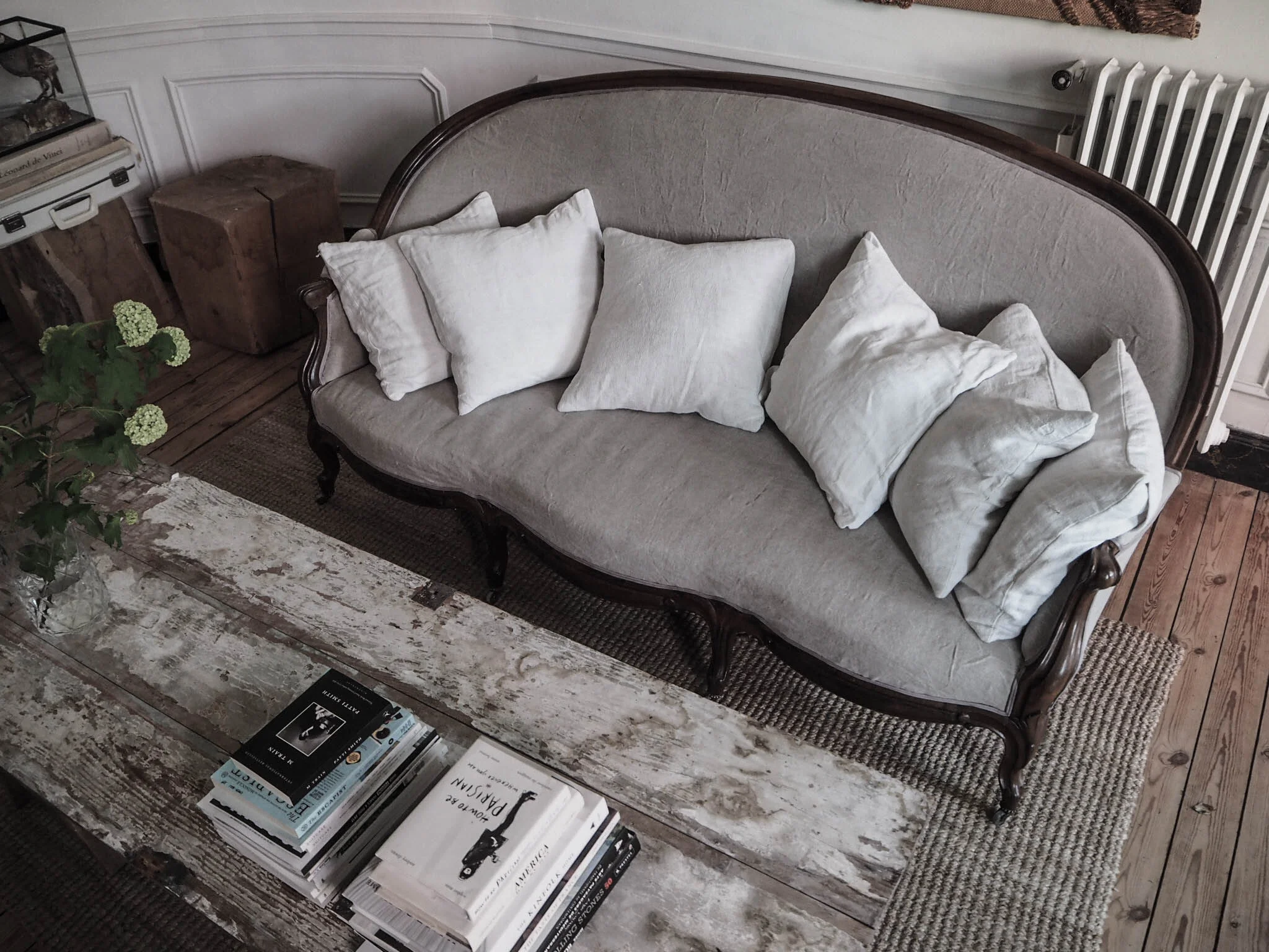 camellas-lloret-maison-d'hotes-lounge-setee.jpg