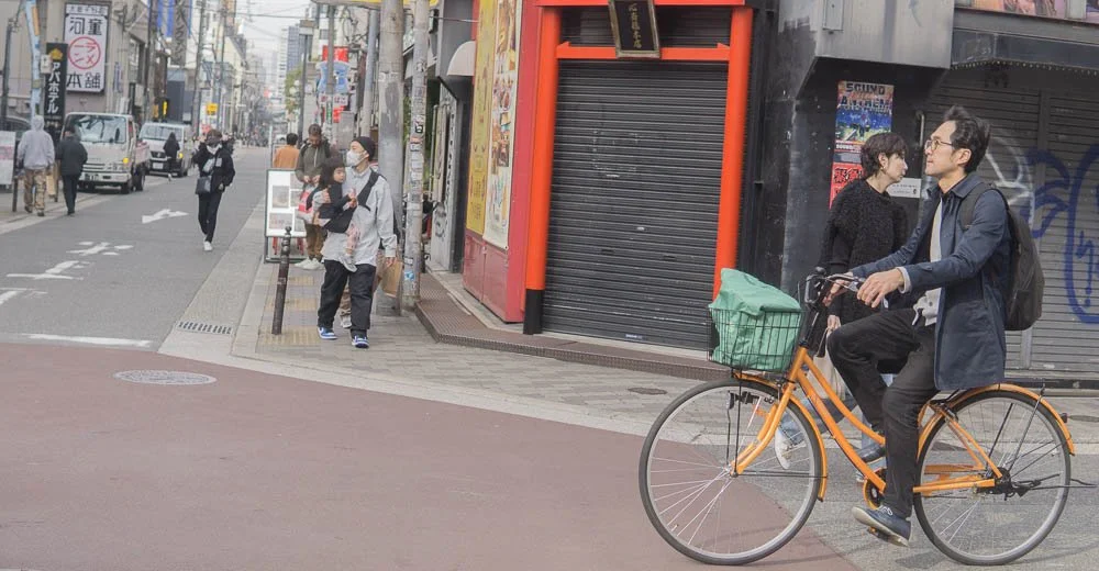 Osaka Cusp Flow of Humans (1 of 1).jpg