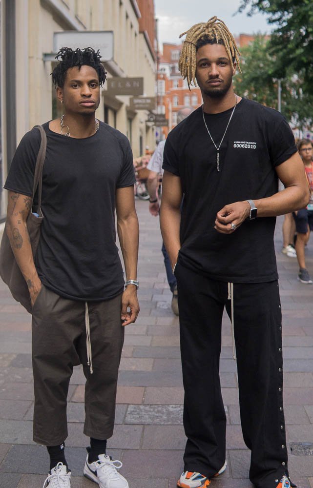 London - Knigtsbridge- Model Duo II (3 of 7).jpg