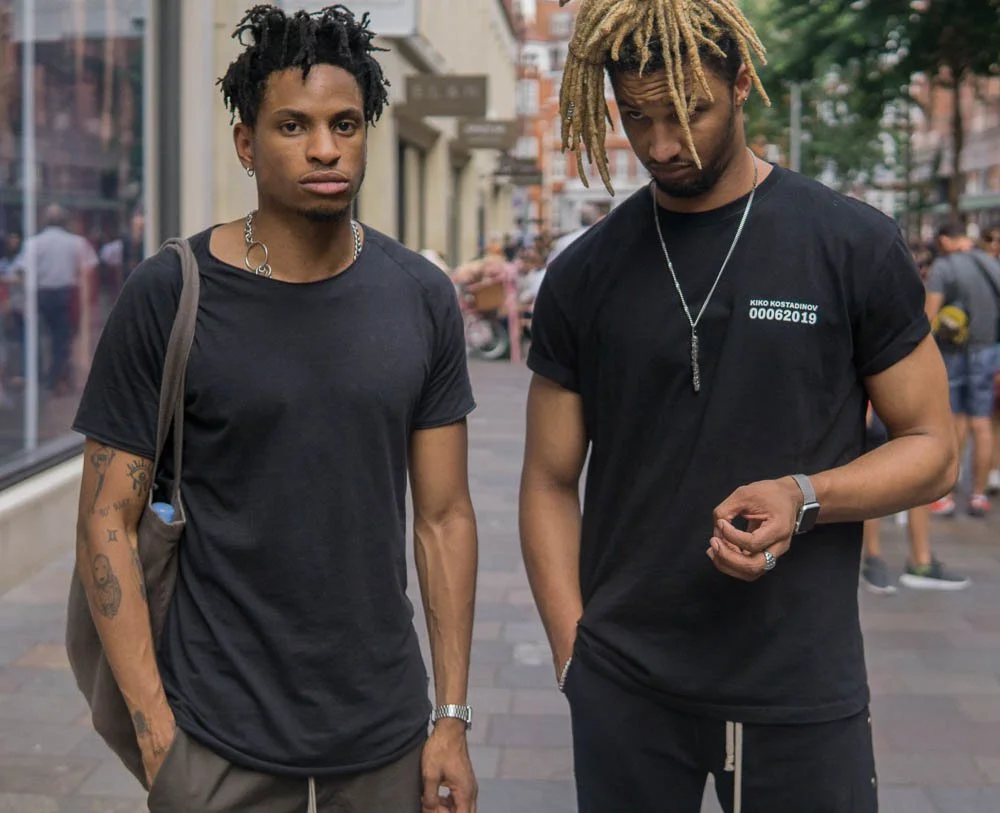 London - Knigtsbridge- Model Duo II (5 of 7).jpg