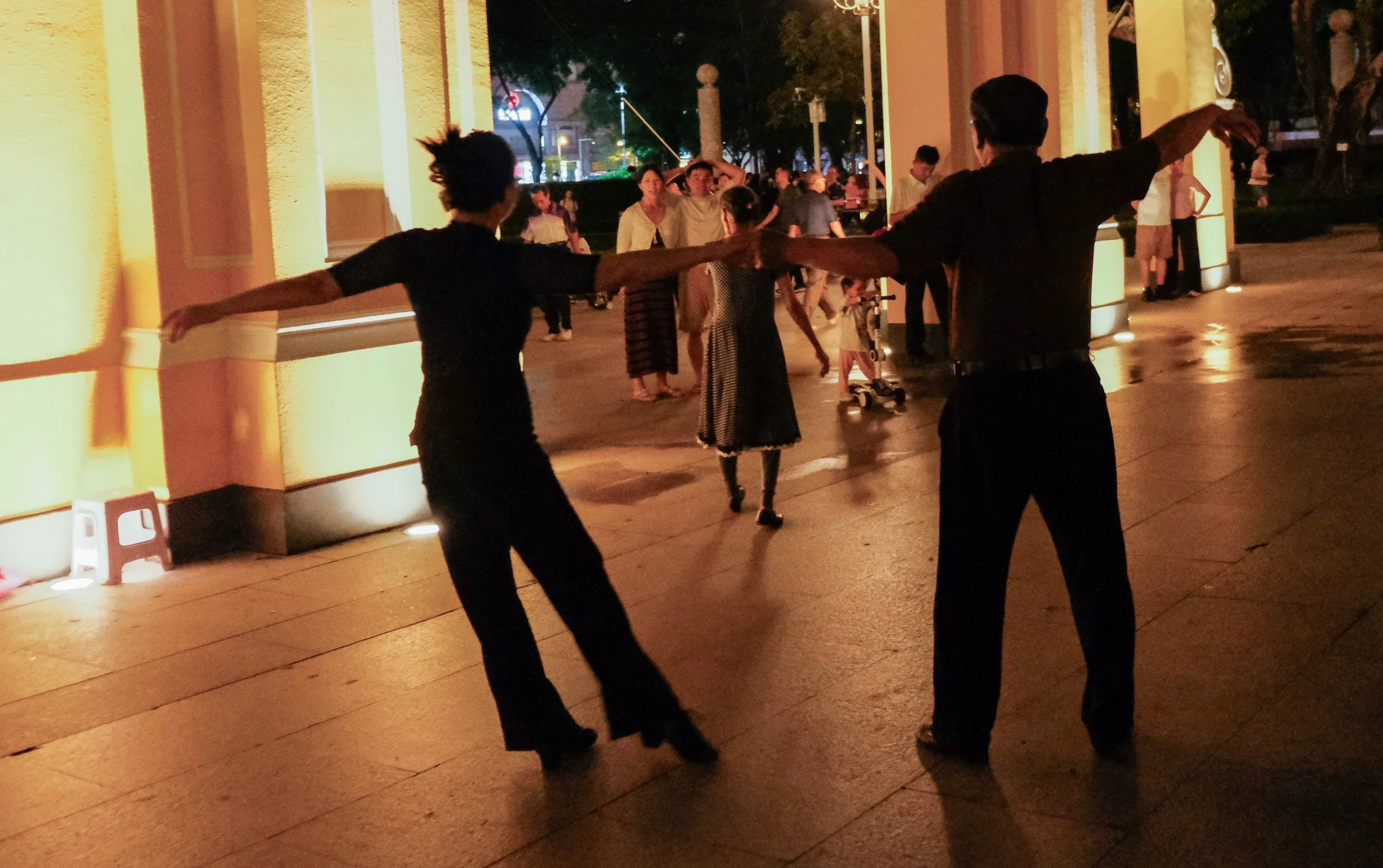 Guangzhou- Lovers Dance.jpg