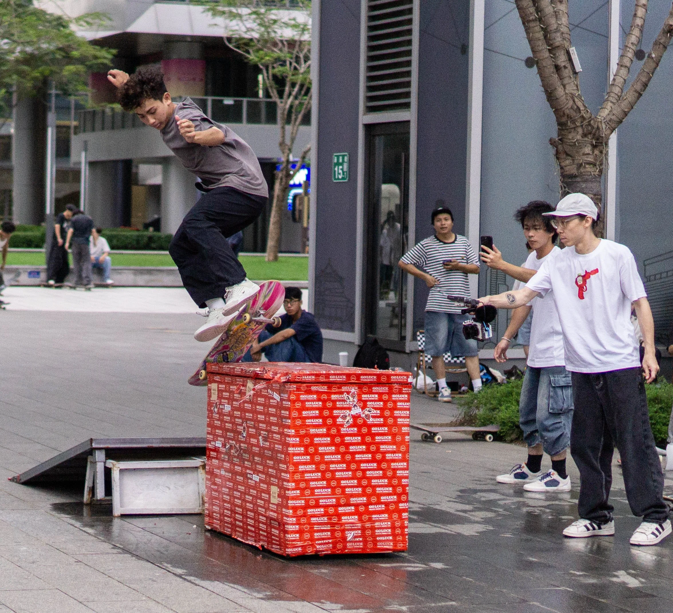 China - Guangzhou - Skaters_-4.jpg