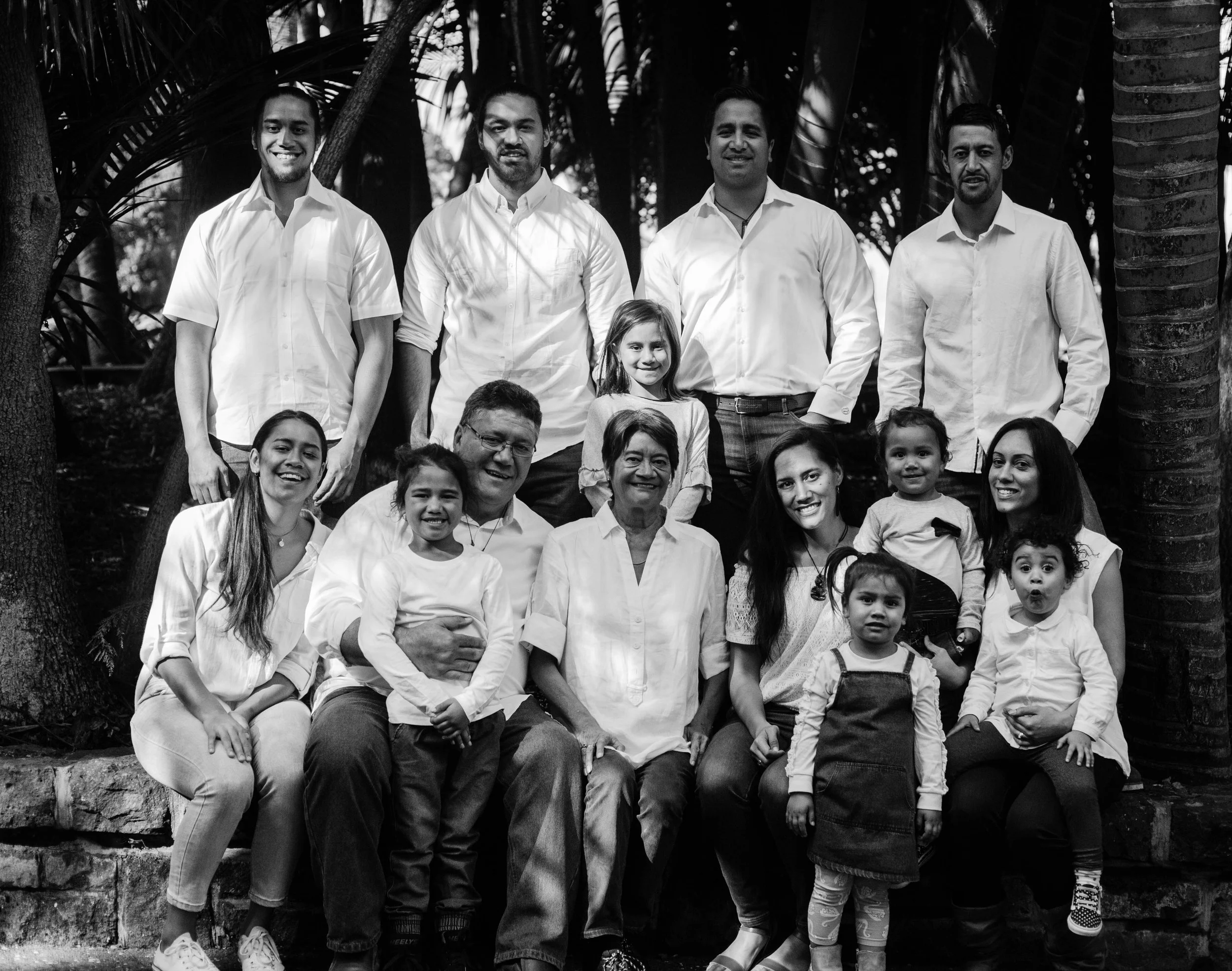 Taahuas Family BW (1 of 1).jpg