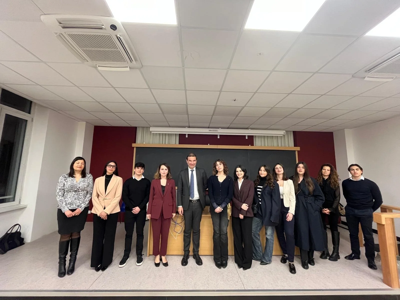 Kosovo e Balcani Occidentali: dialogo geopolitico con l’Ambasciatore Nita Shala