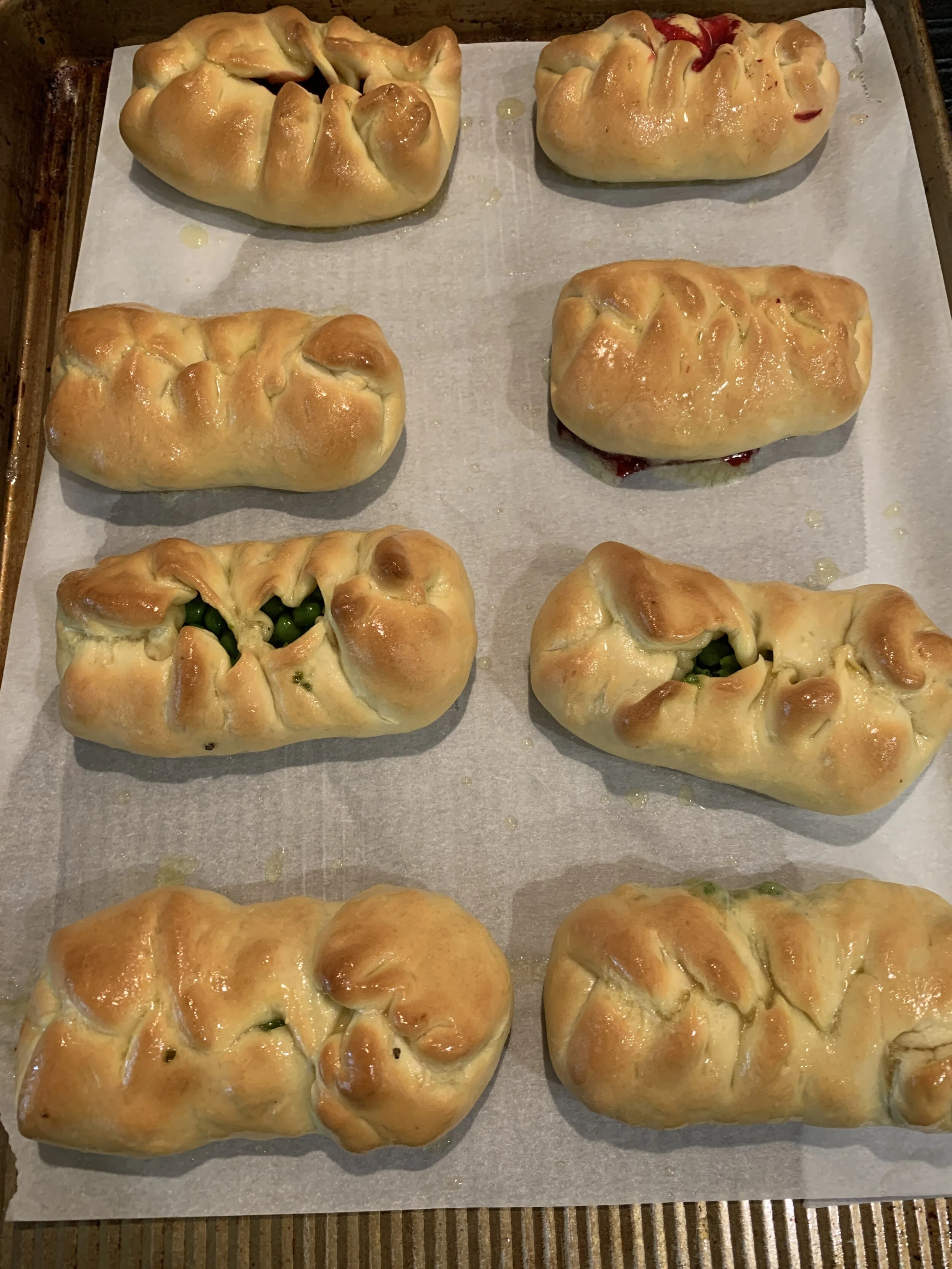 Pyrizhky : Ukrainian and Russian baked pastries